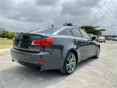 Clean lexus Is250 2006 black