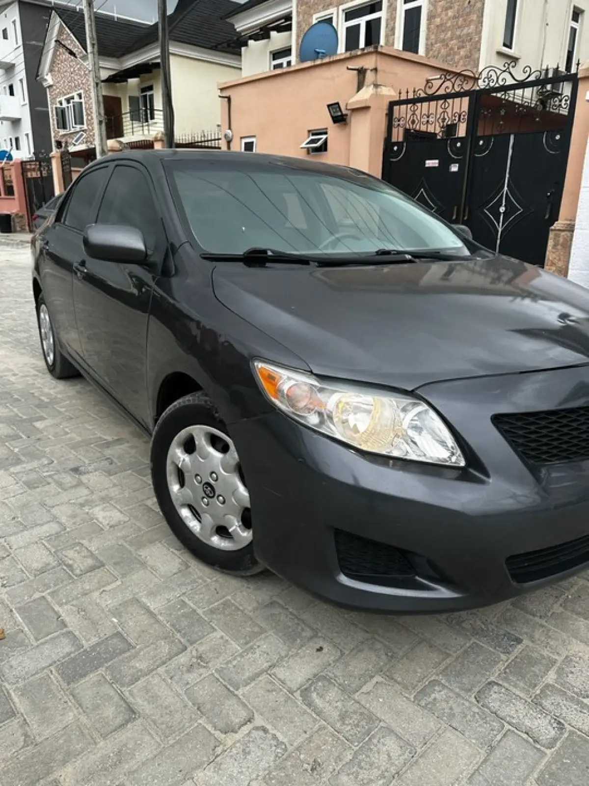 Clean Toyota corolla sport 2009 for sale - Image 3