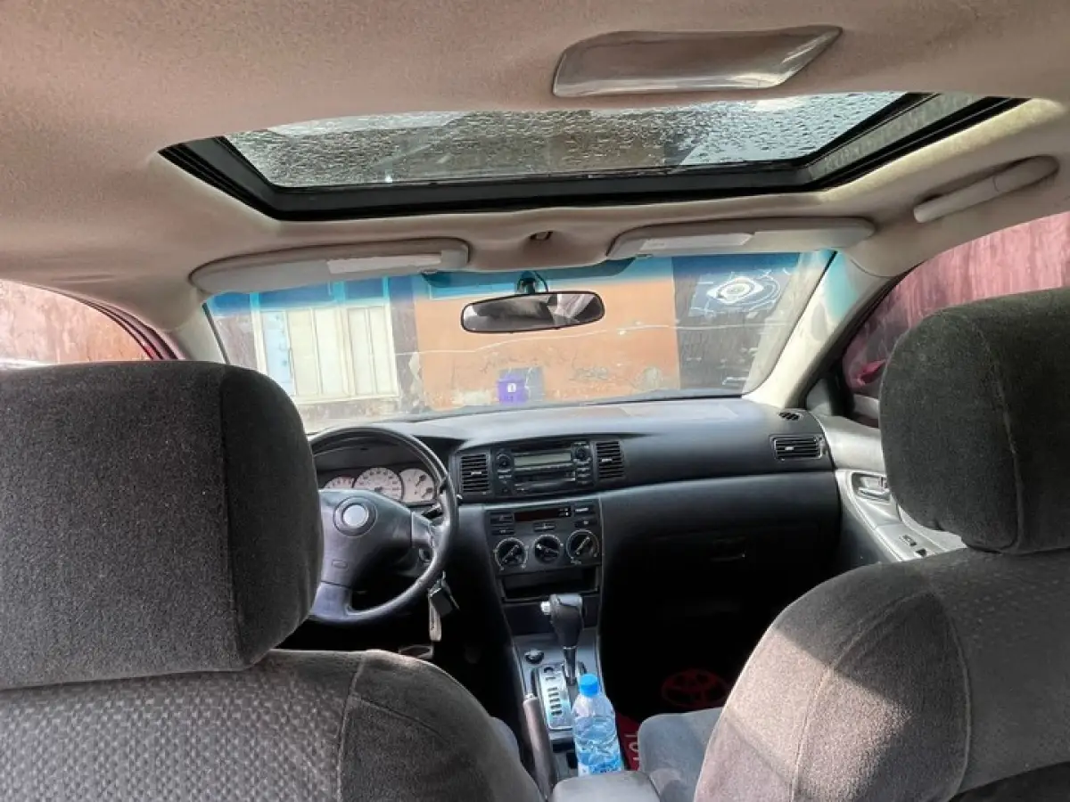 Toyota Corolla sport 2004 For Sale - Image 2