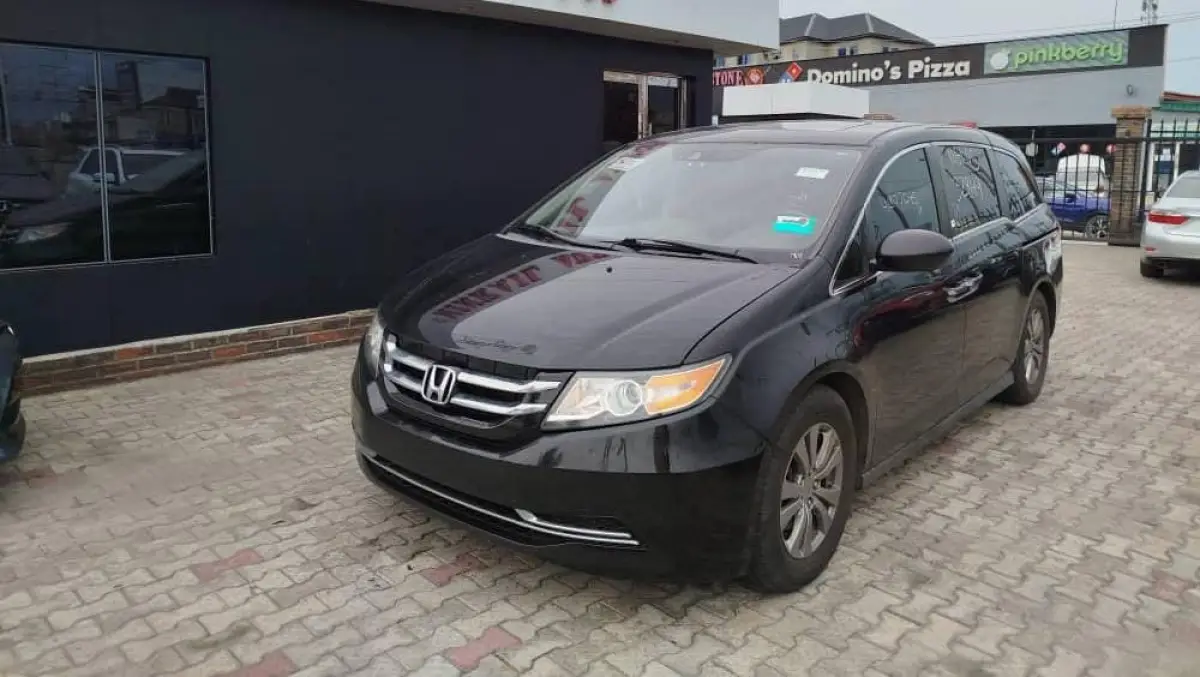 Clean Tokunbo 2014 Honda Odyssey Ex- - Image 3