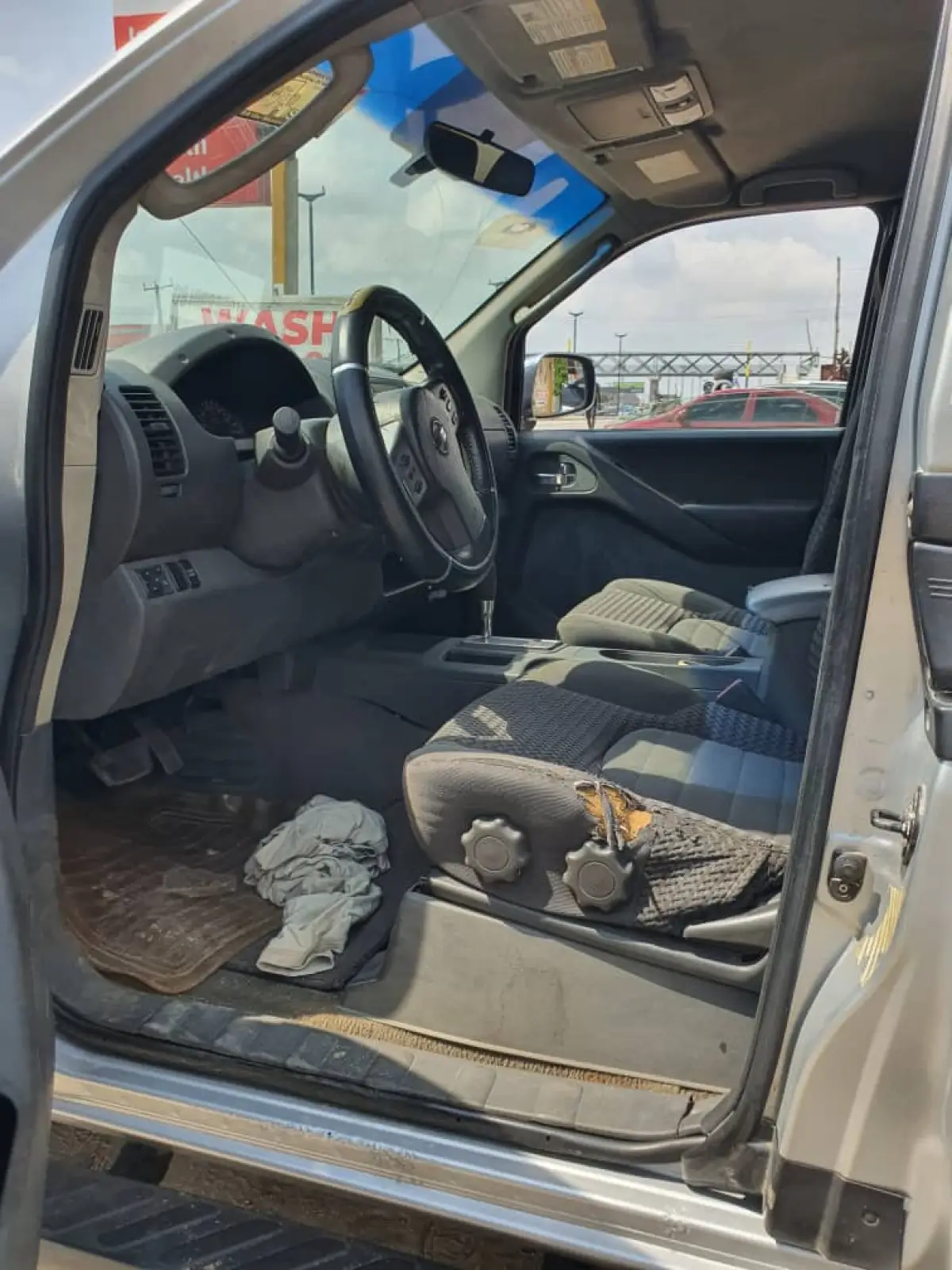 Nissan frontier LE 2007 - Image 2