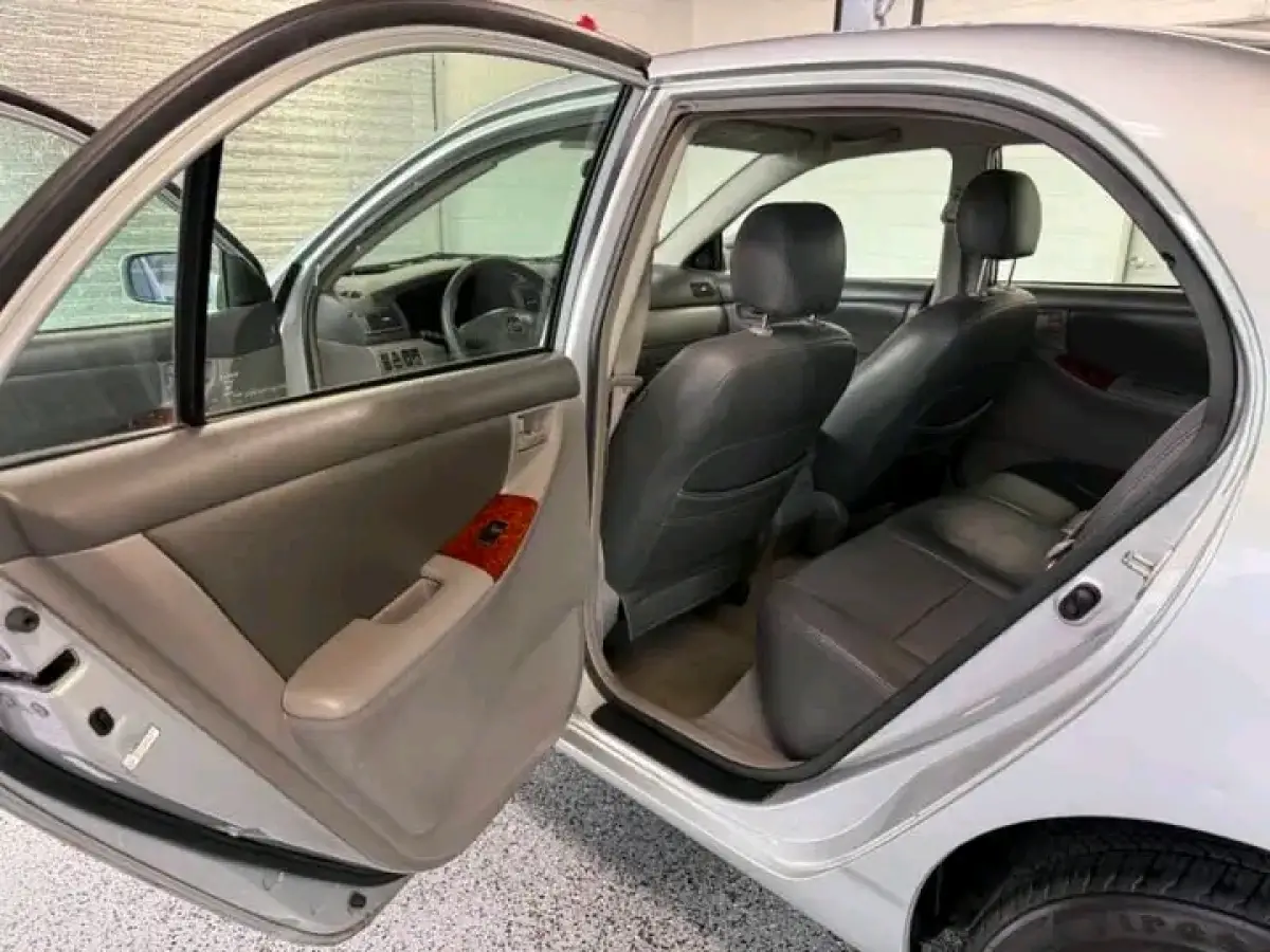 Toyota Corolla - Image 4