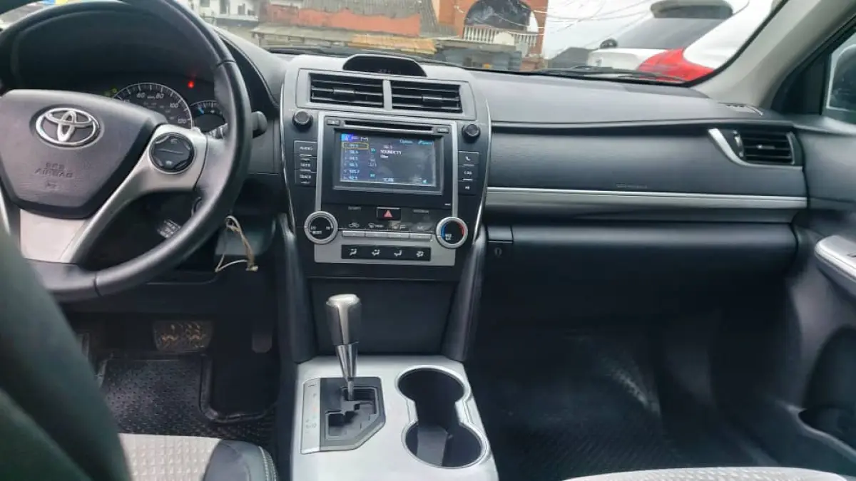 Toyota Camry - Image 6