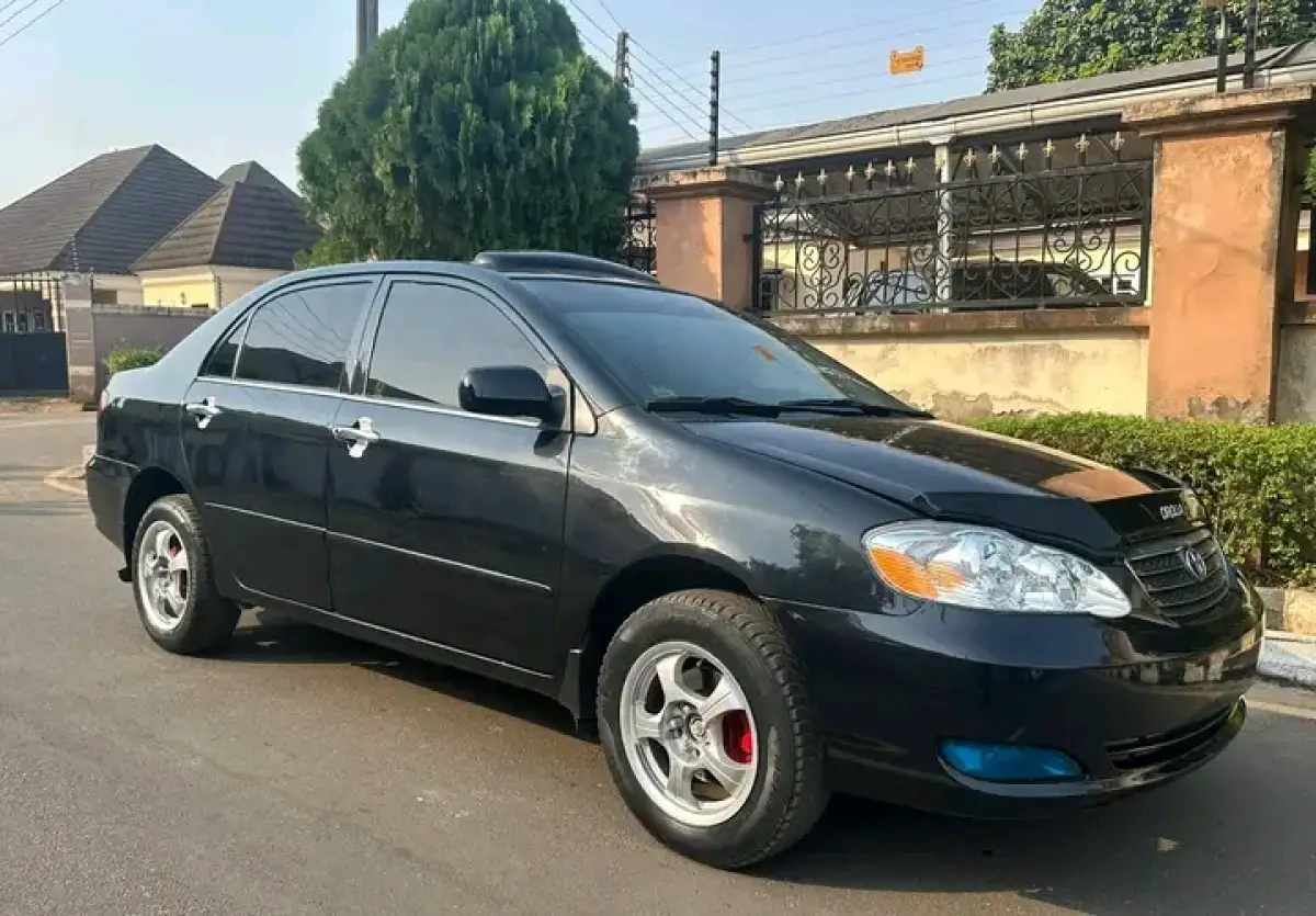 2004 Toyota Corolla - Image 2