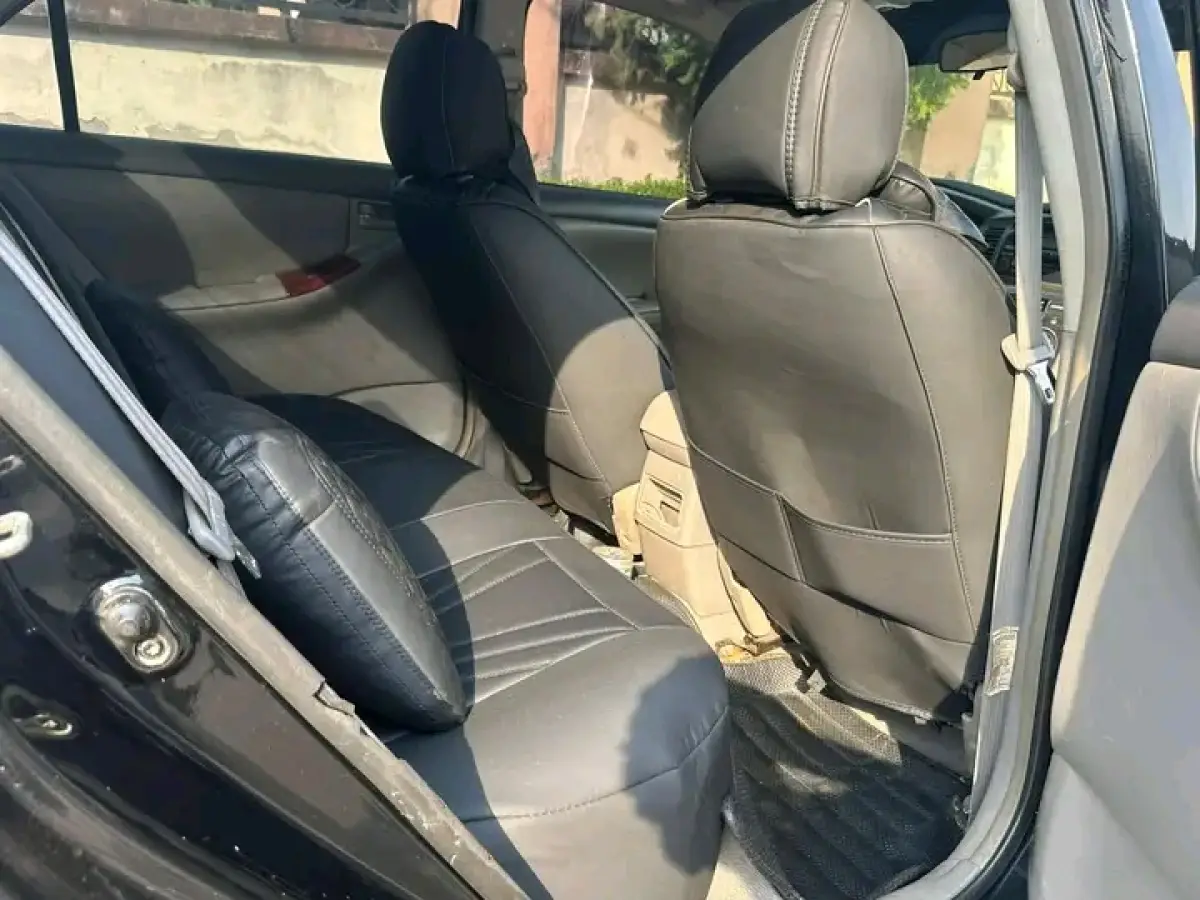 2004 Toyota Corolla - Image 6