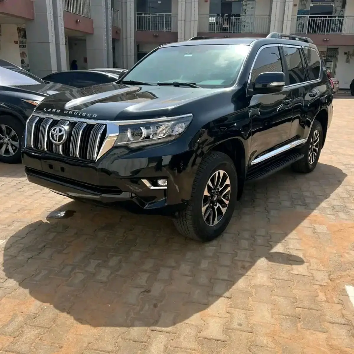 Toyota Land Cruiser Prado - Image 2