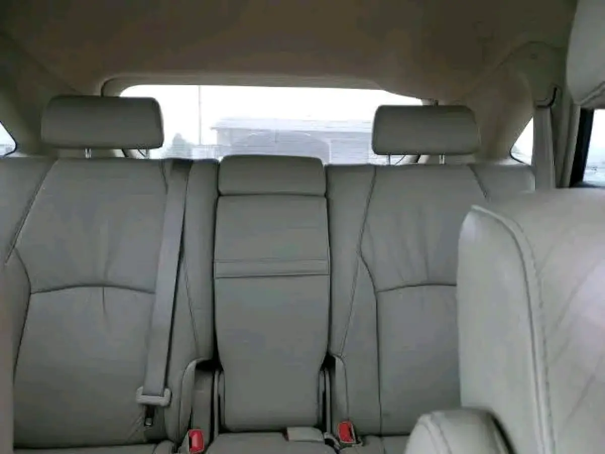 Lexus RX 330 - Image 7