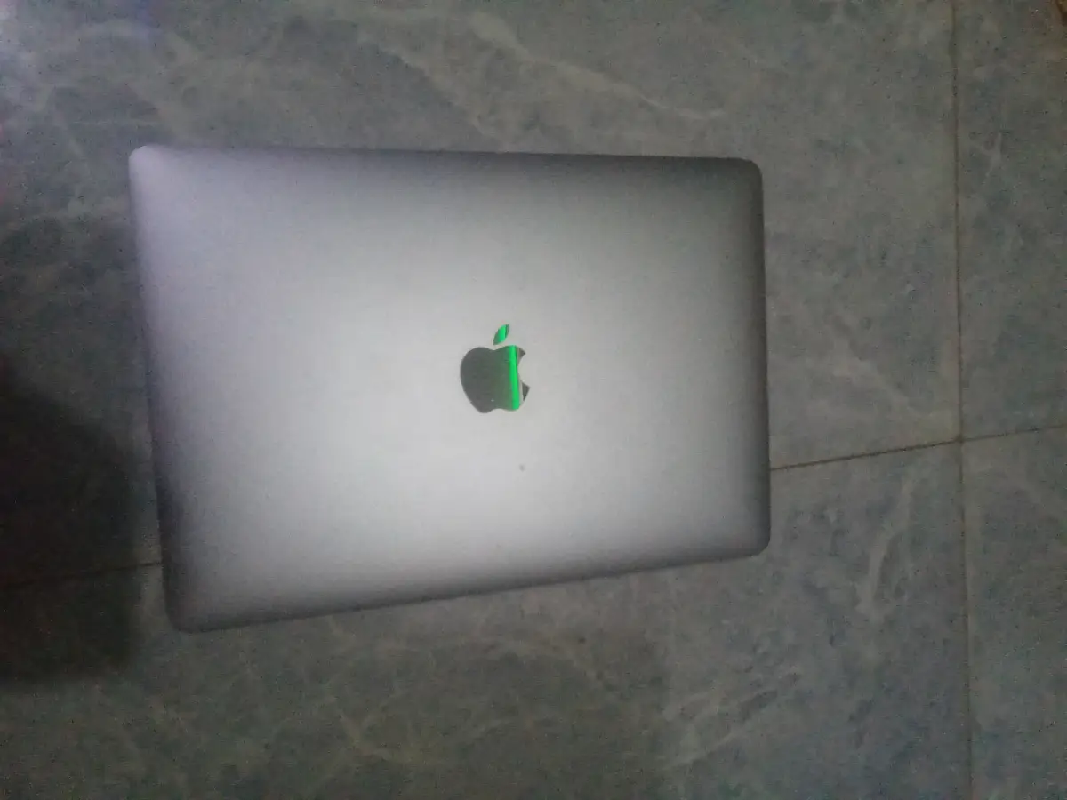 Apple MacBook Retina 2016 12-inch (only have a faulty screen) - Image 1