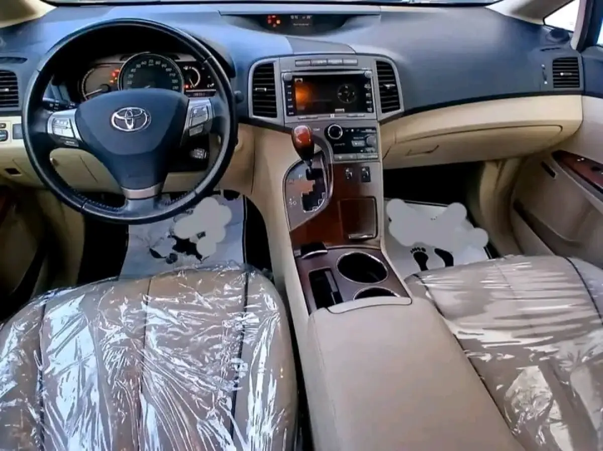 2011 Toyota Venza - Image 4