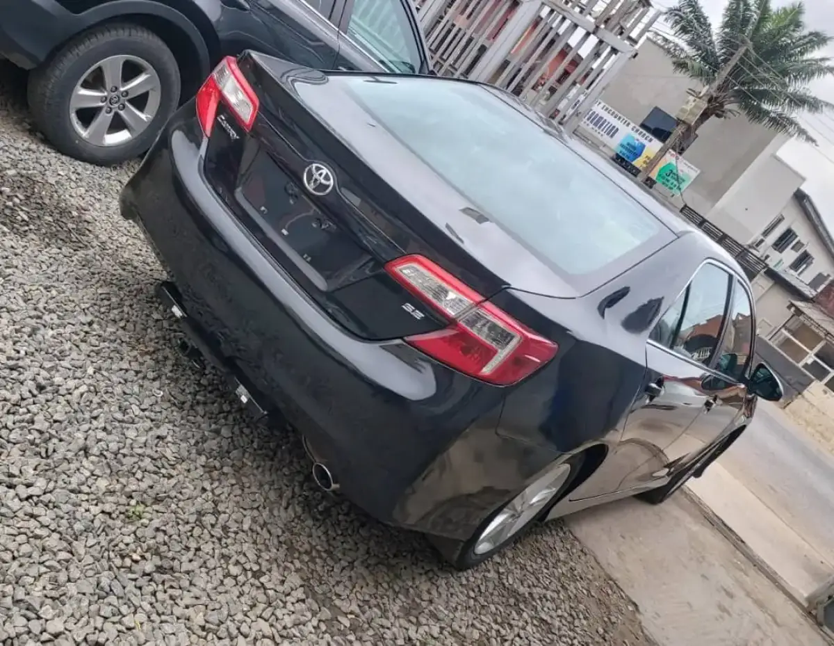 Toyota Camry - Image 8