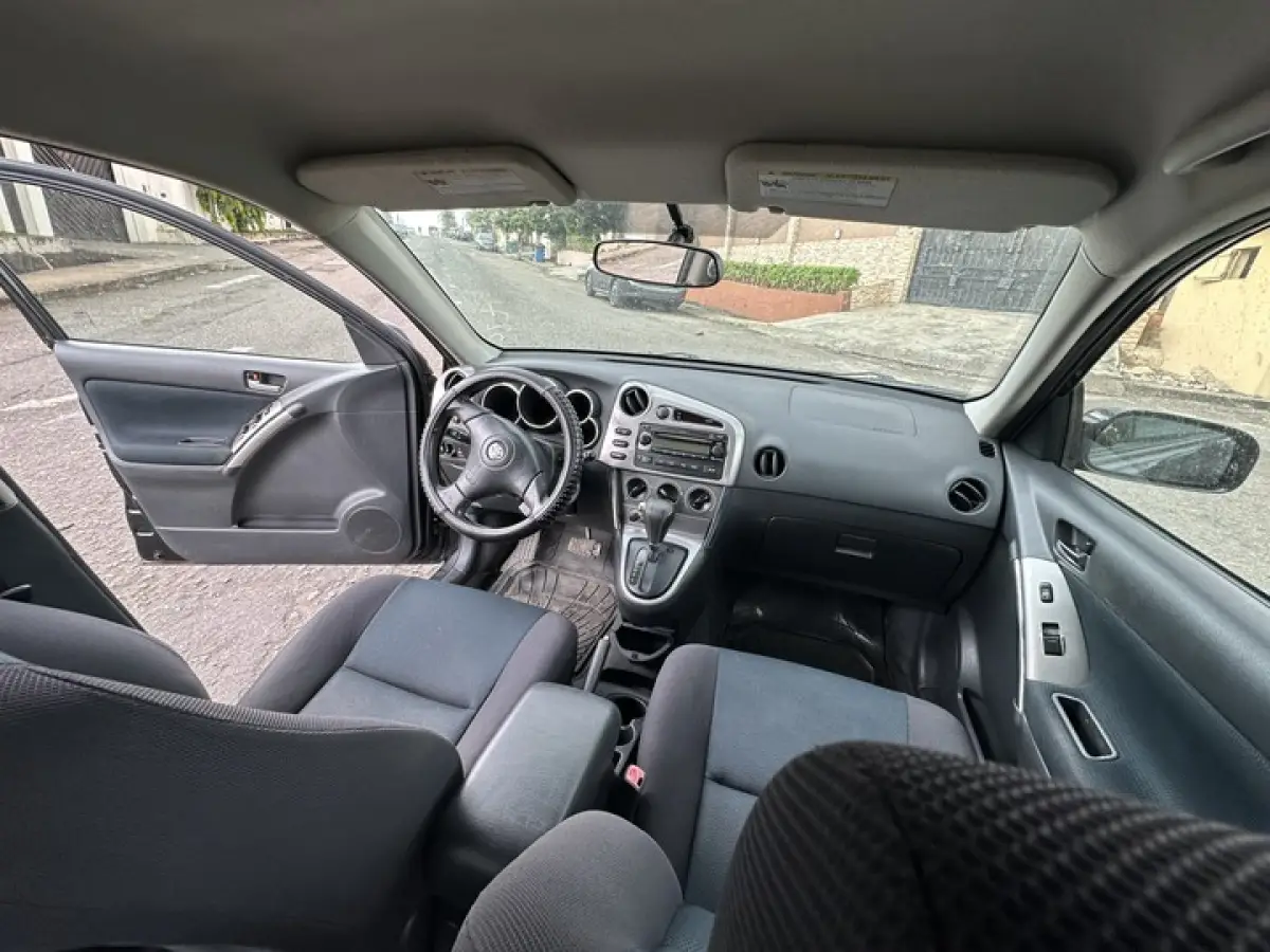 2006 Toyota Matrix XR - Image 2