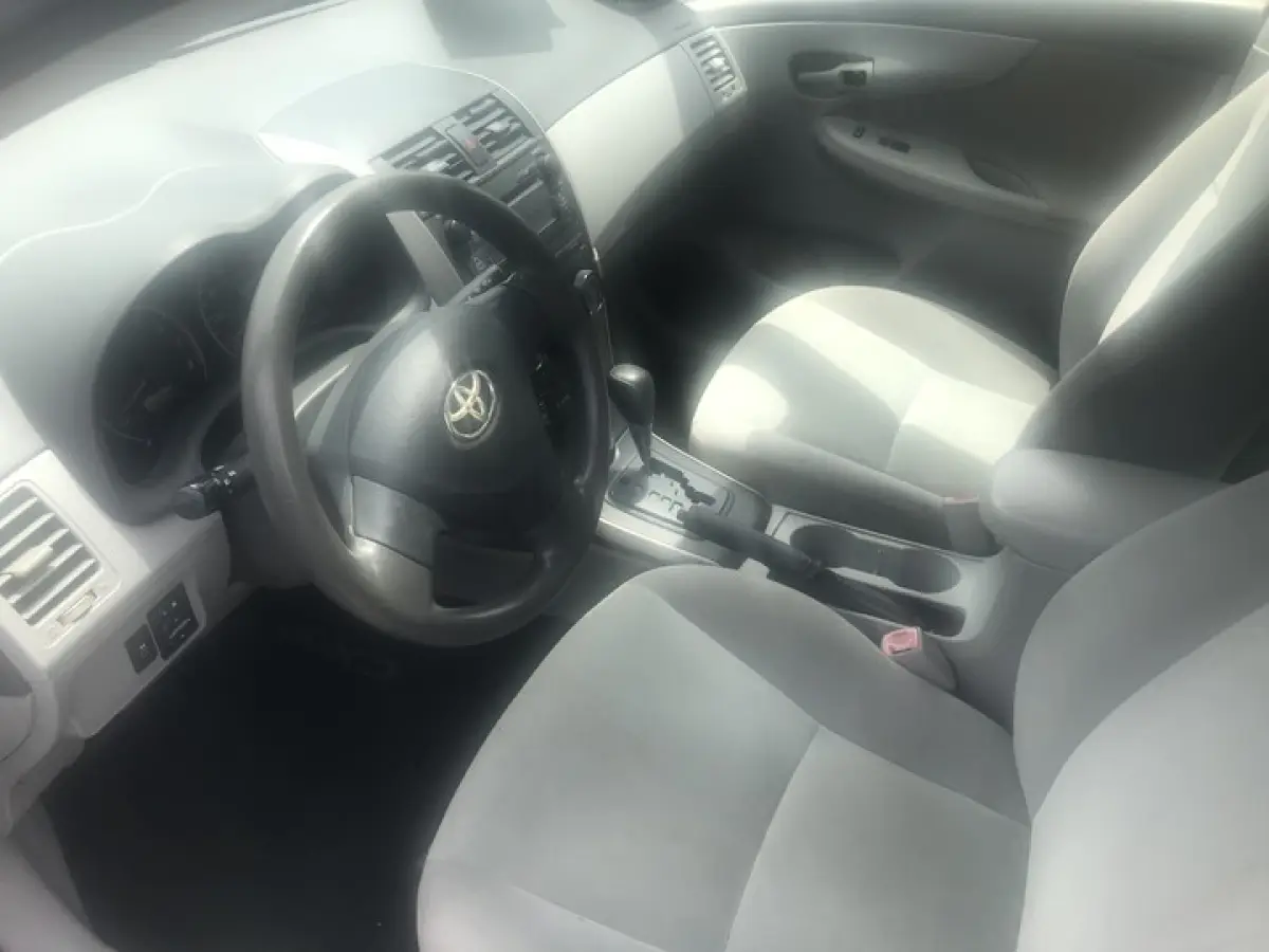 Toyota Corolla 2009 tokunbo - Image 2