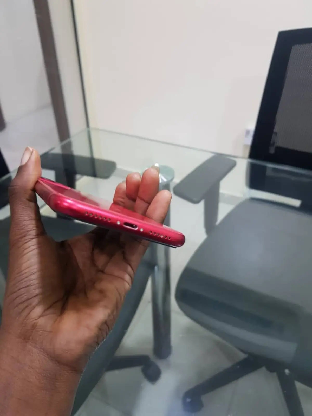 Brand new Iphone 11 240k - Image 4