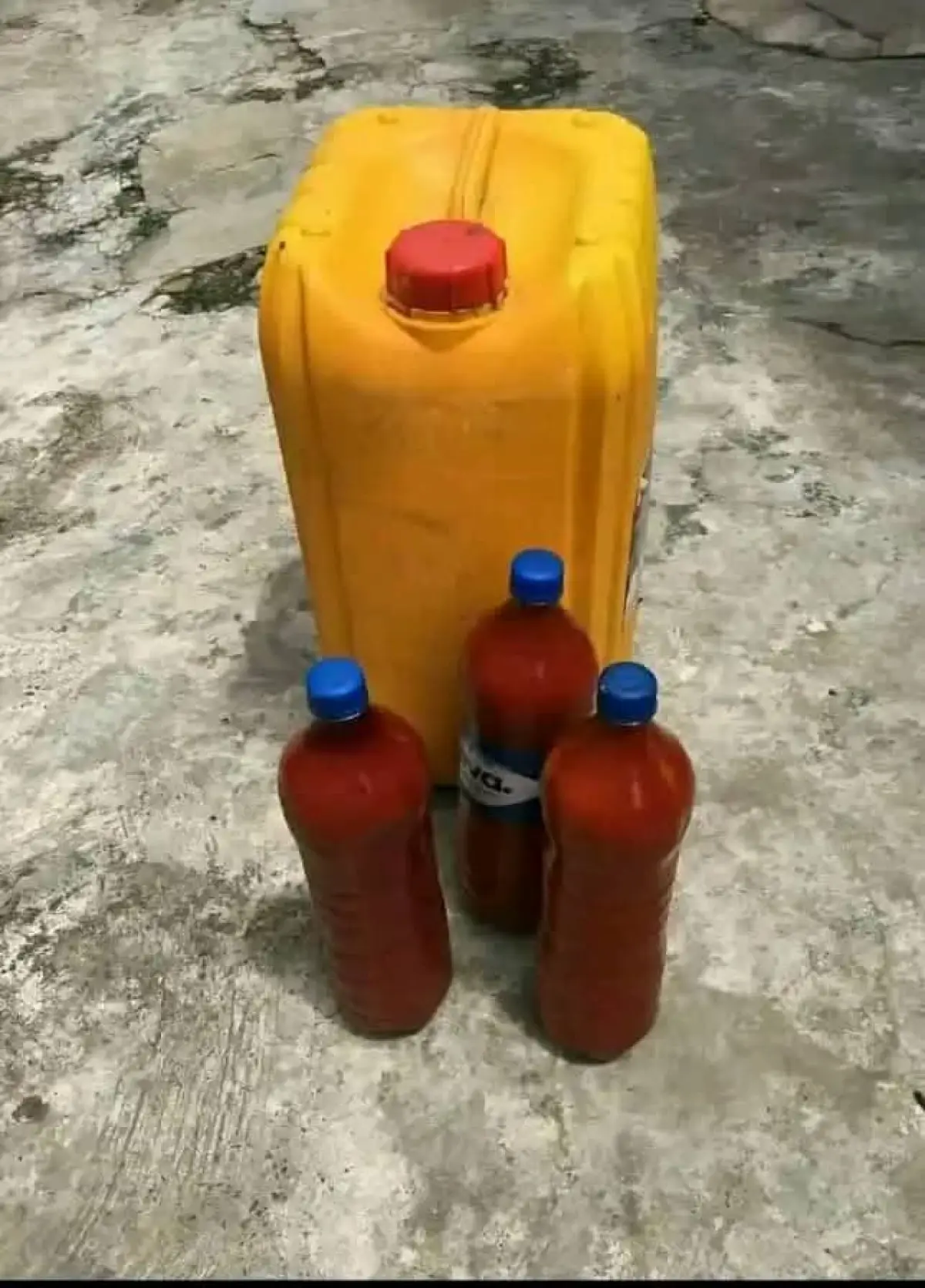 Sweet red oil - Image 1