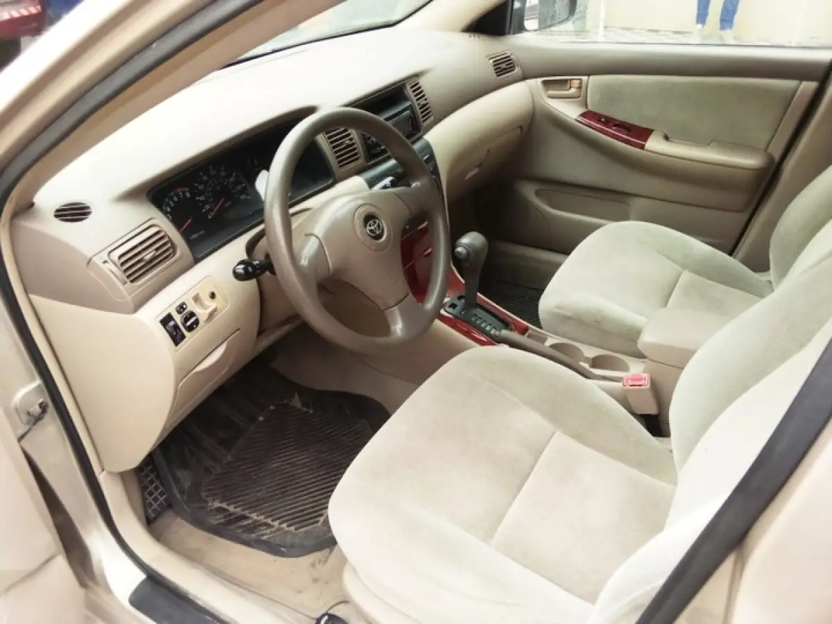 Toyota Corolla for sale call 2004 - Image 2