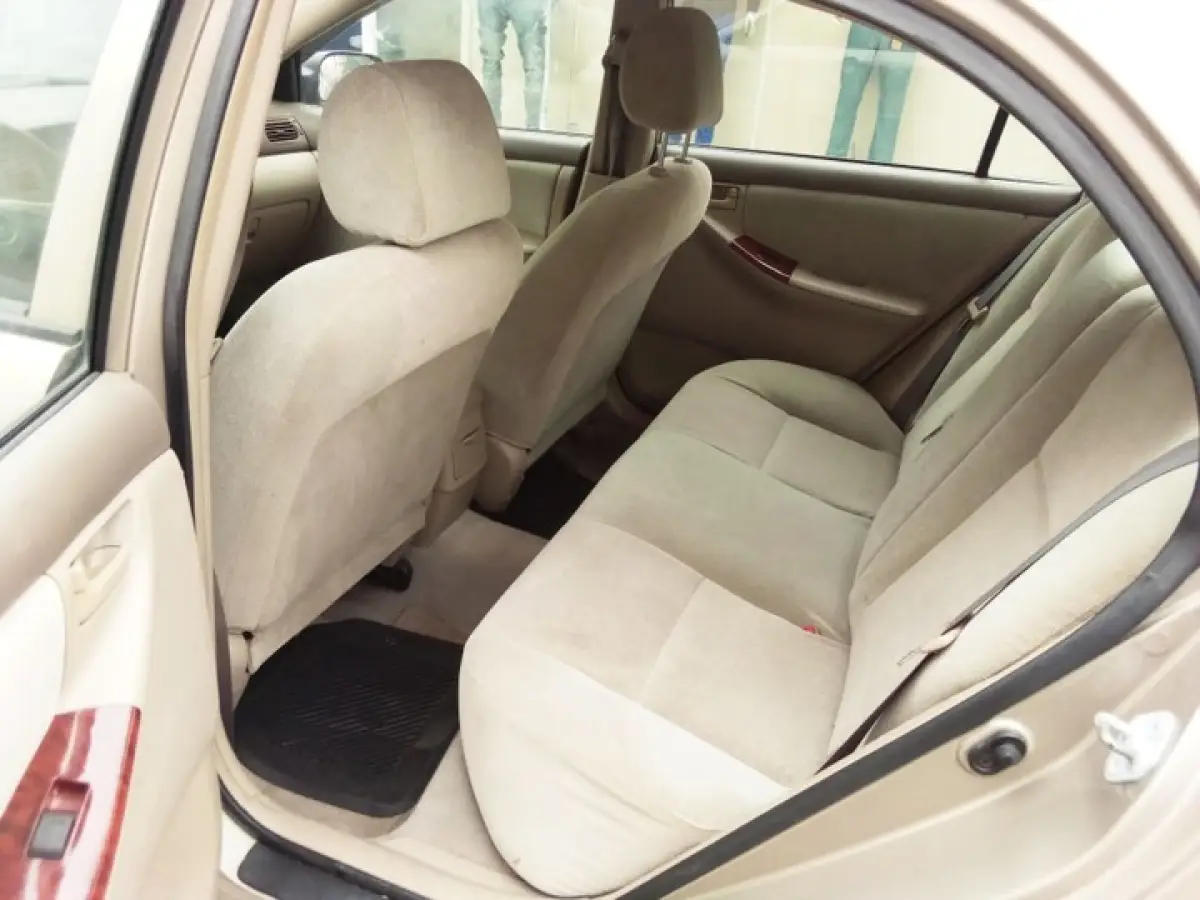 Toyota Corolla for sale call 2004 - Image 5