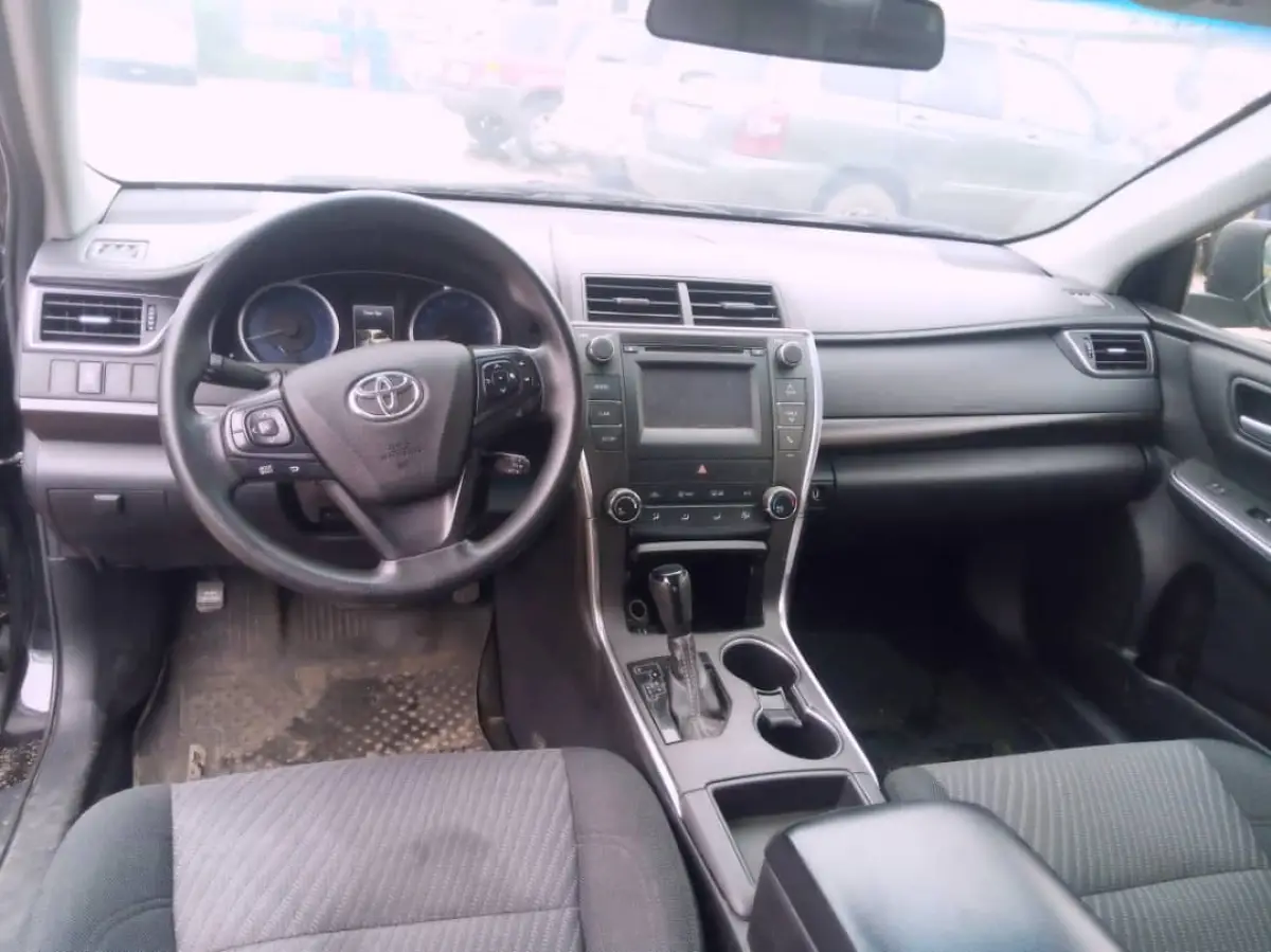 TOKS TOYOTA CAMRY LE 2017 MODEL - Image 4