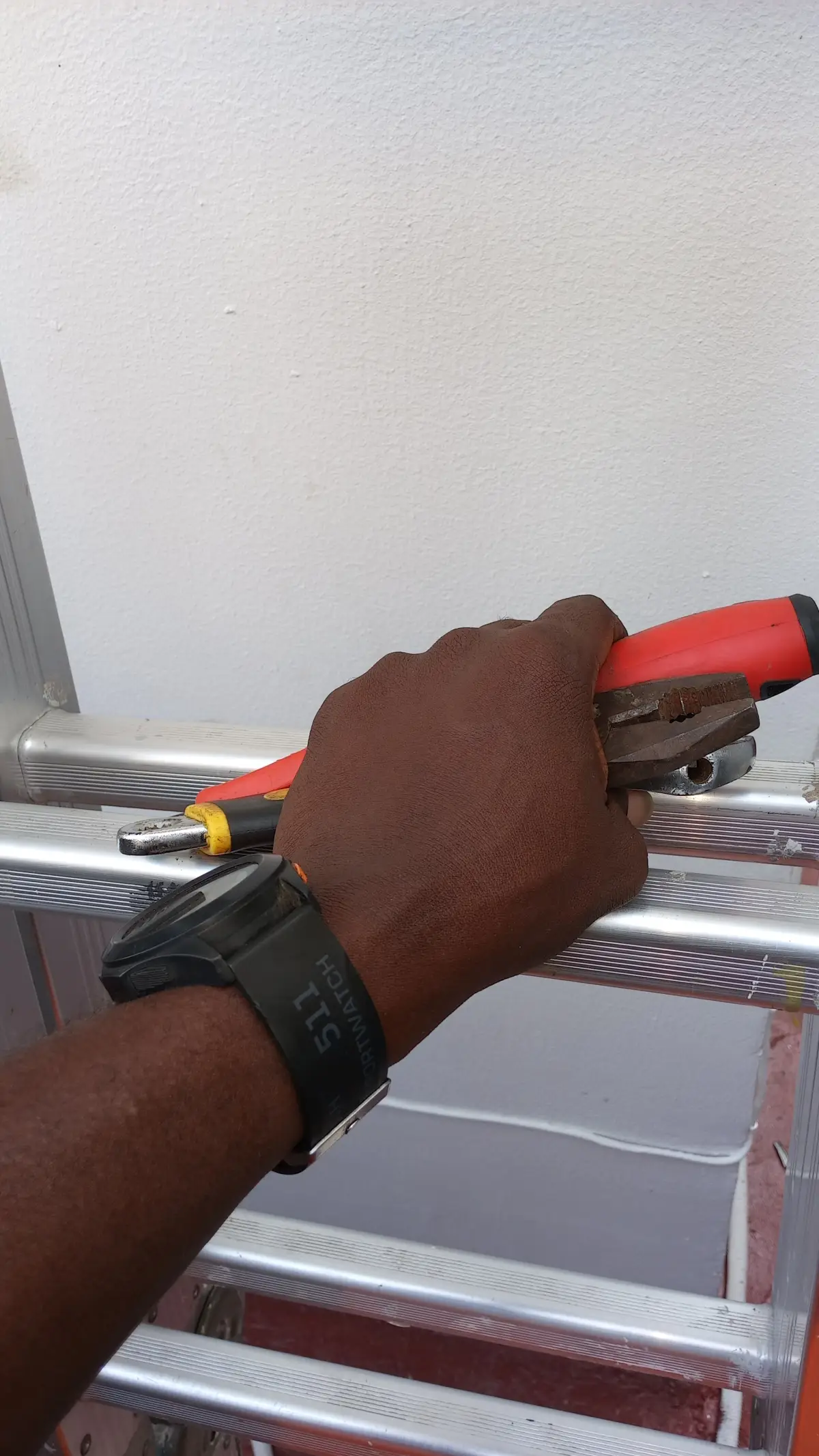 Air Condition and Refrigerator Technician - Image 1