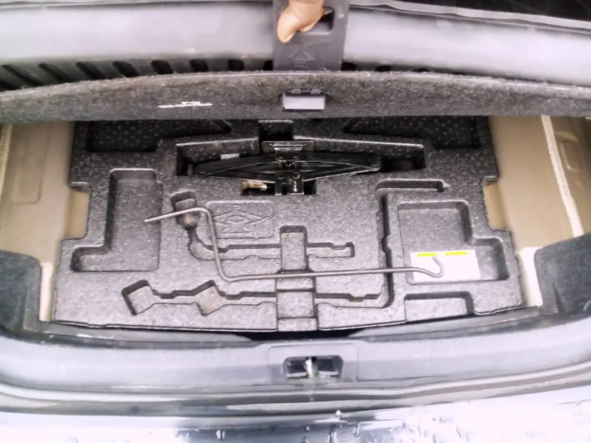 TOKS TOYOTA CAMRY LE 2017 MODEL - Image 7