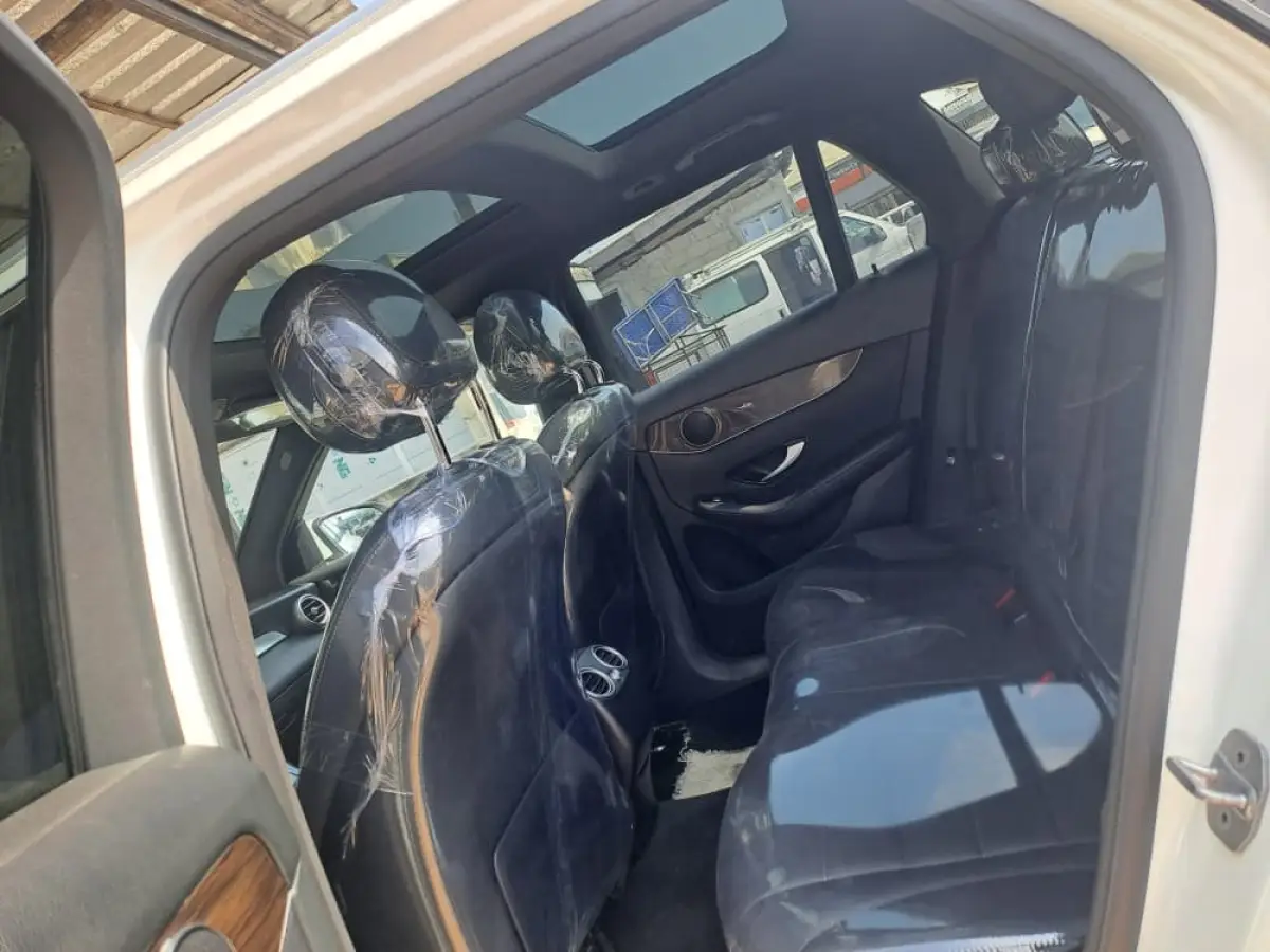 Mercedes Benz GLC 300 - Image 4