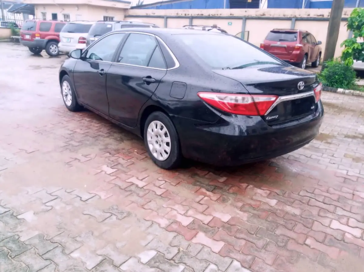 TOKS TOYOTA CAMRY LE 2017 MODEL - Image 10