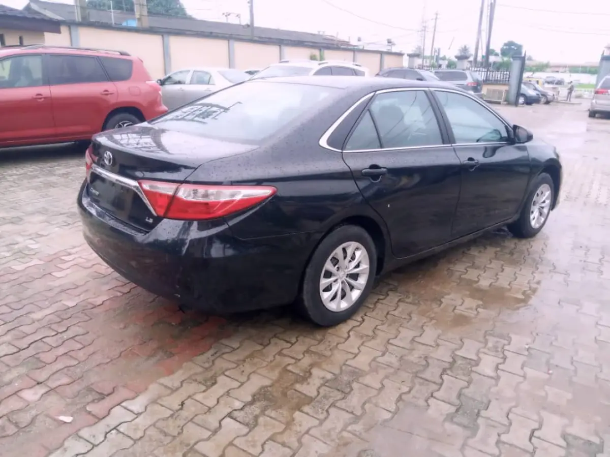 TOKS TOYOTA CAMRY LE 2017 MODEL - Image 11