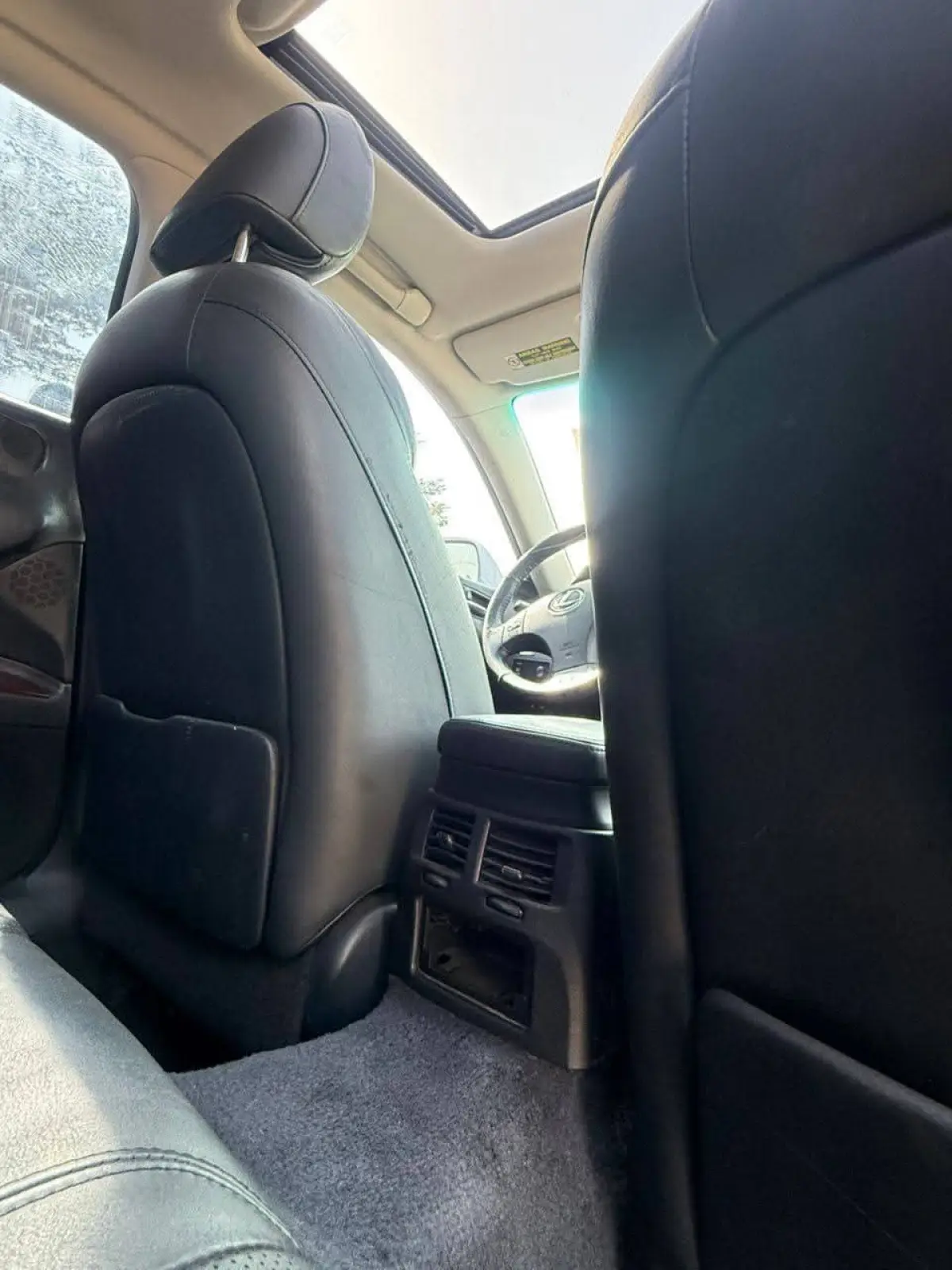 Lexus is 250 - Image 2