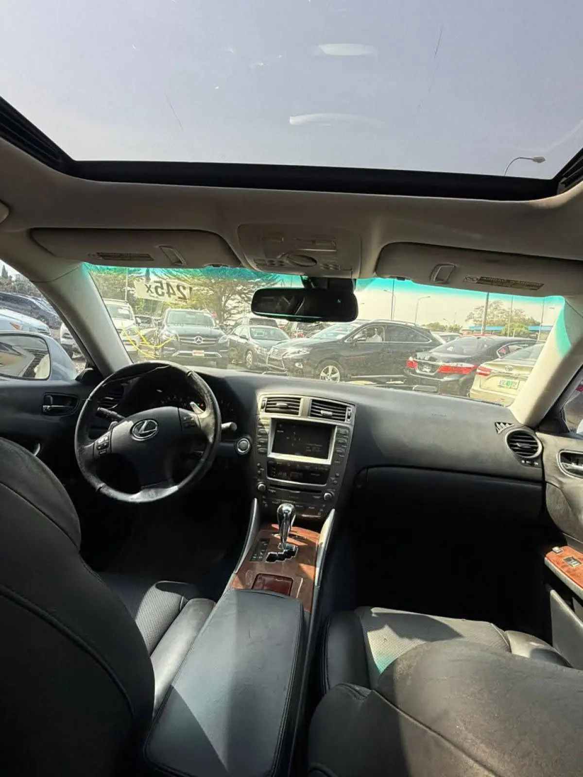 Lexus is 250 - Image 4