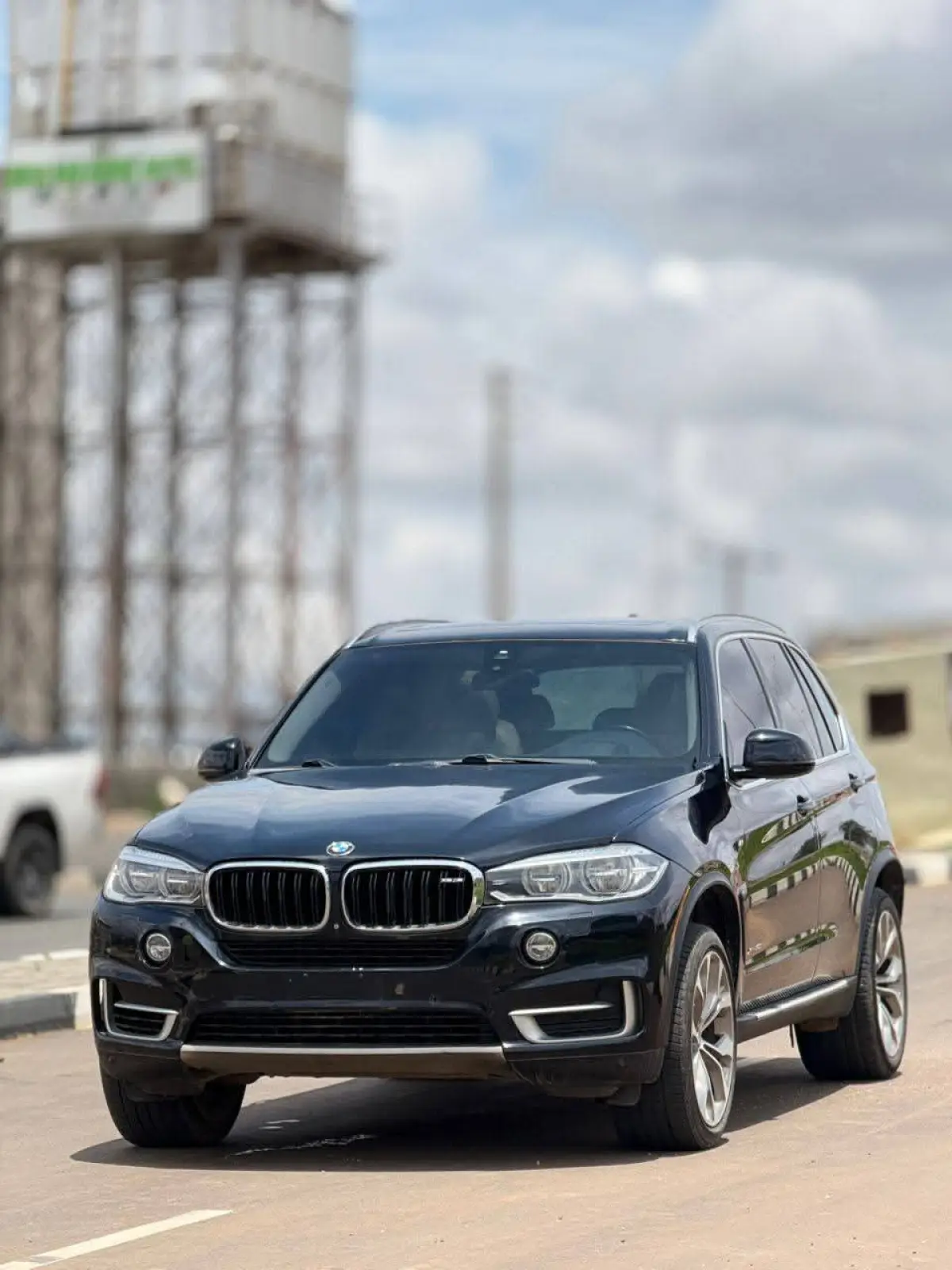 Foreign used bmw X5 - Image 2