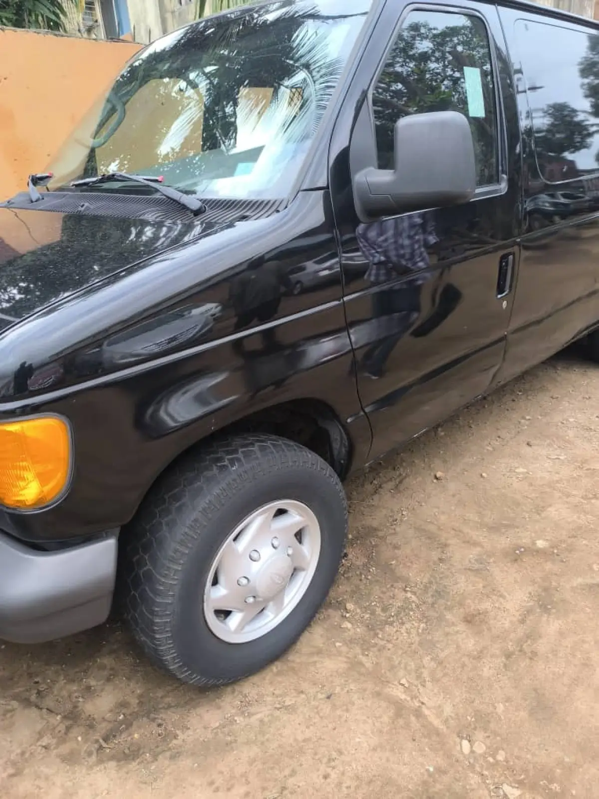 TOKS FORD ECONOLINE E-250 2005 MODEL - Image 4