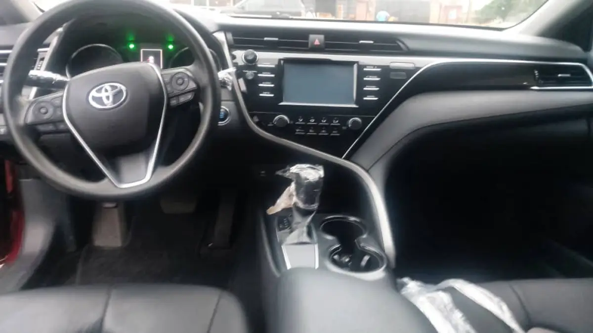 Toyota Camry - Image 4