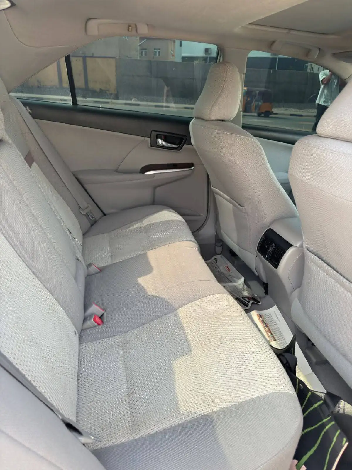 Foreign used Toyota Camry XLE - Image 3