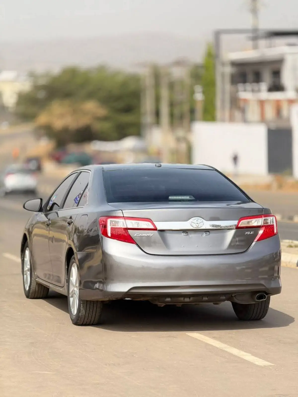 Foreign used Toyota Camry XLE - Image 7