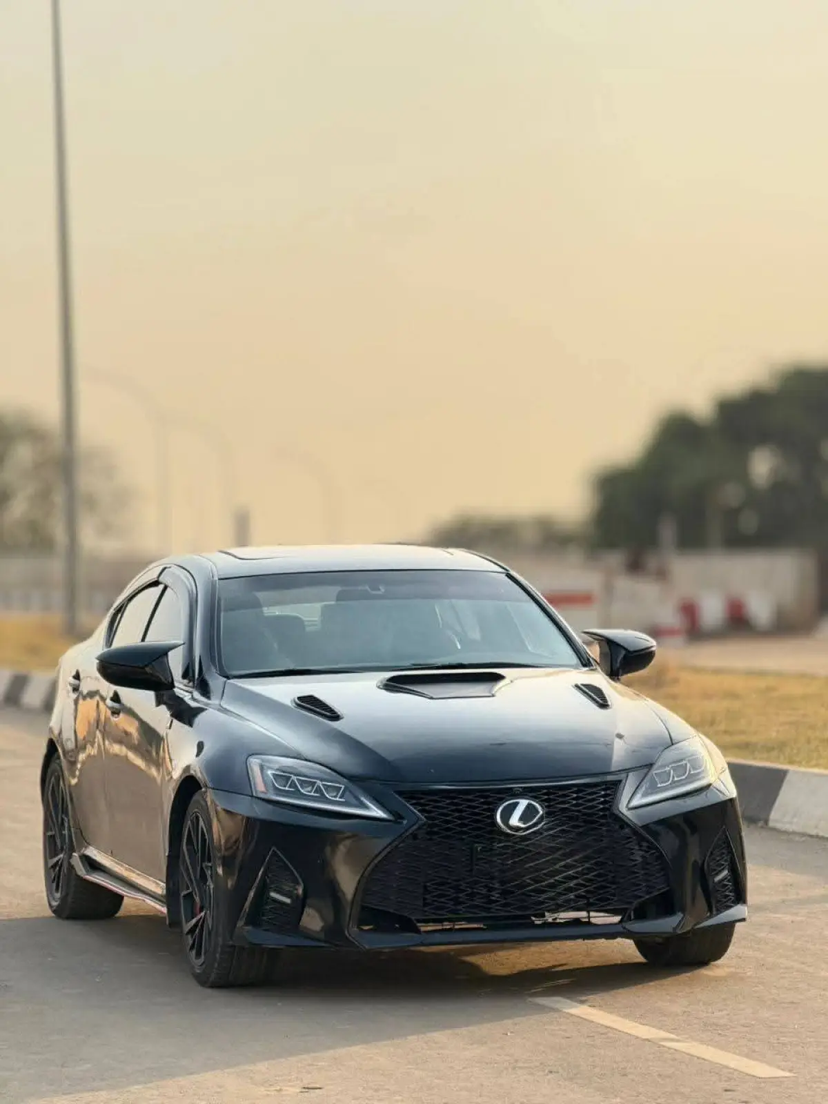 Foreign used Lexus is 250 - Image 2