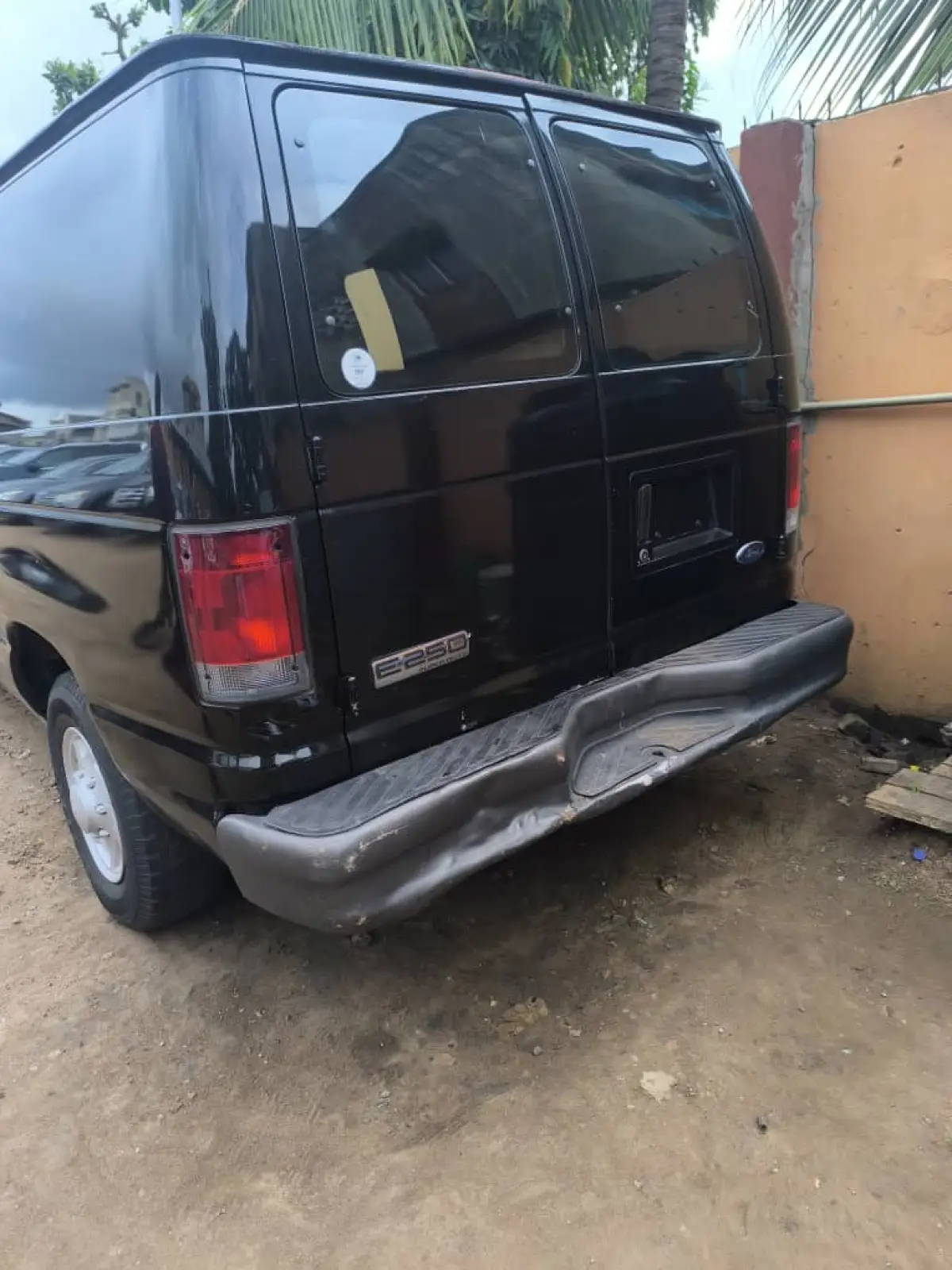 TOKS FORD ECONOLINE E-250 2005 MODEL - Image 8