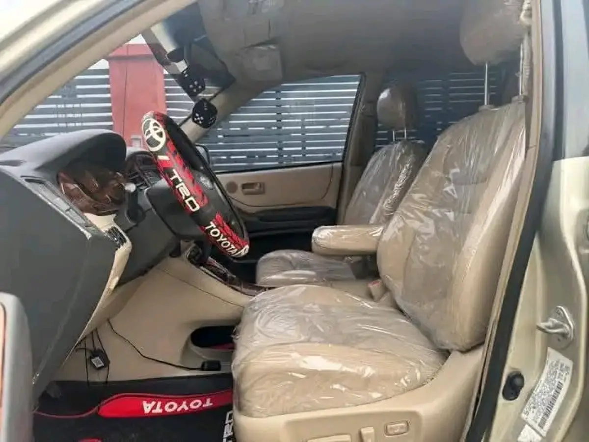 2005 Toyota Highlander - Image 8