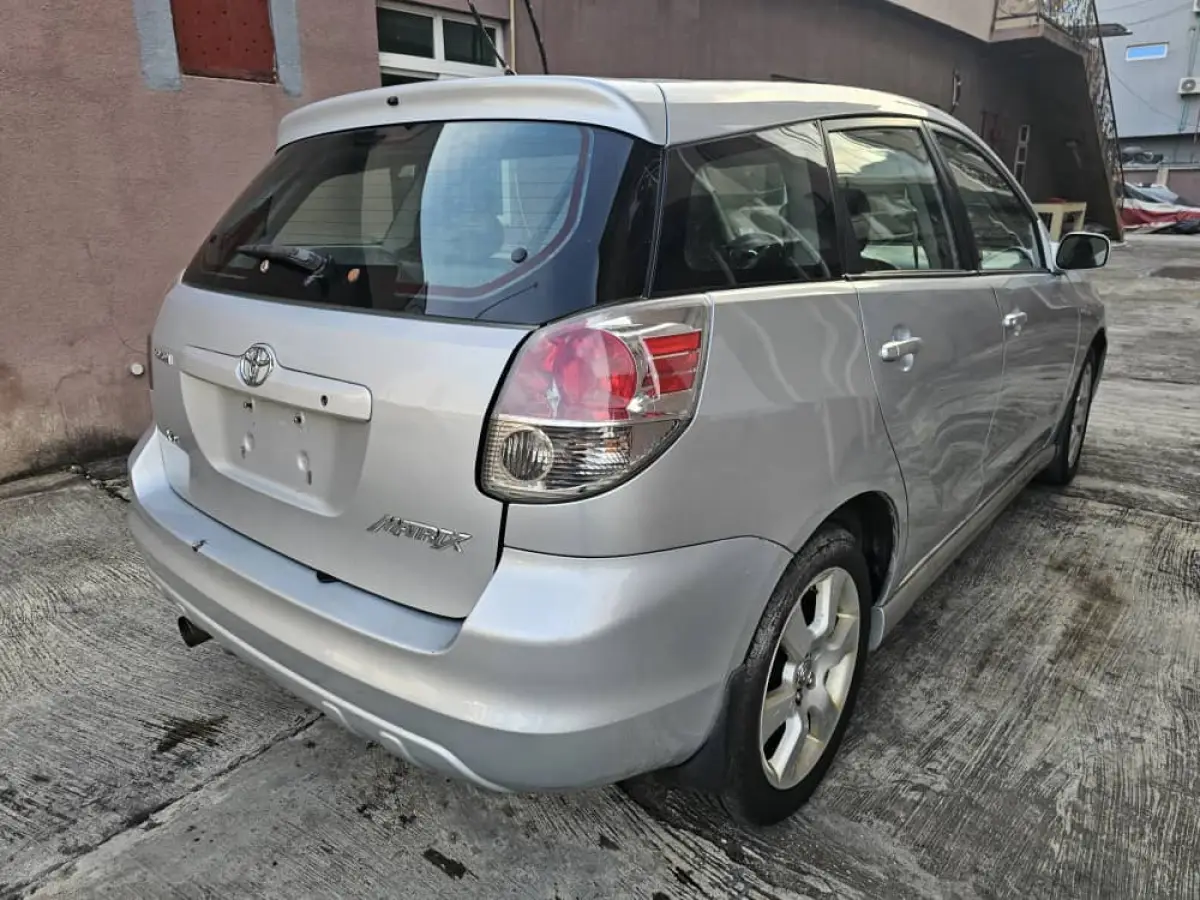 Toyota matrix for sale 2004 - Image 2