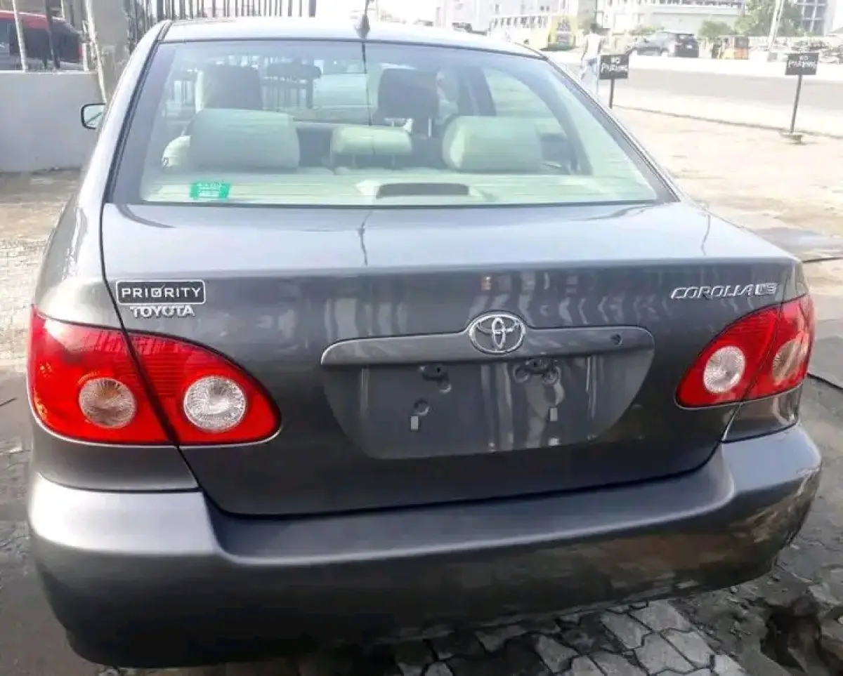 2007 Toyota Corolla LE - Image 4