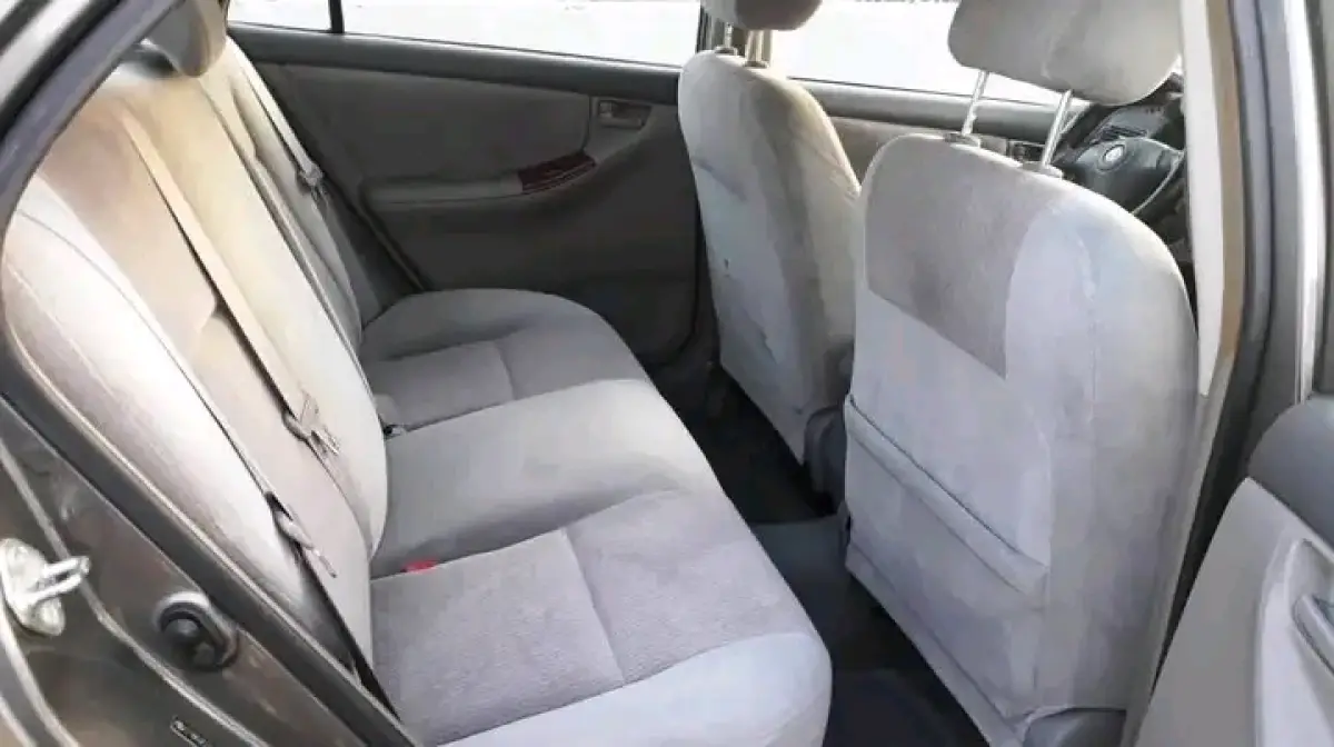 2007 Toyota Corolla LE - Image 8