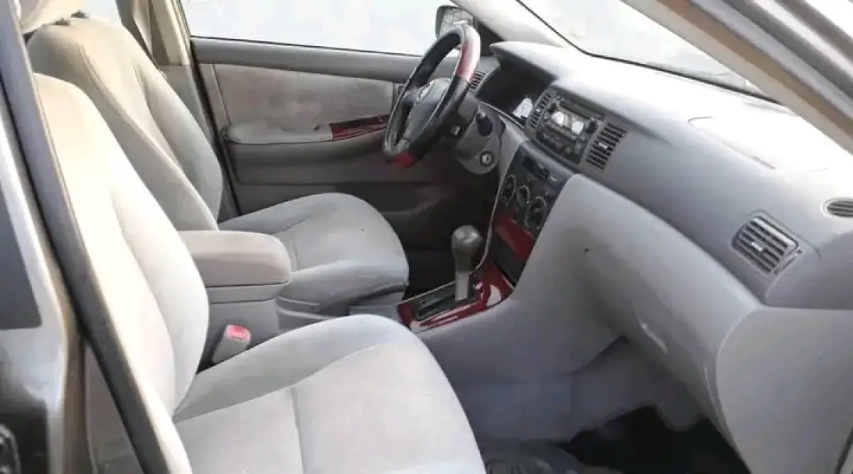 2007 Toyota Corolla LE - Image 10