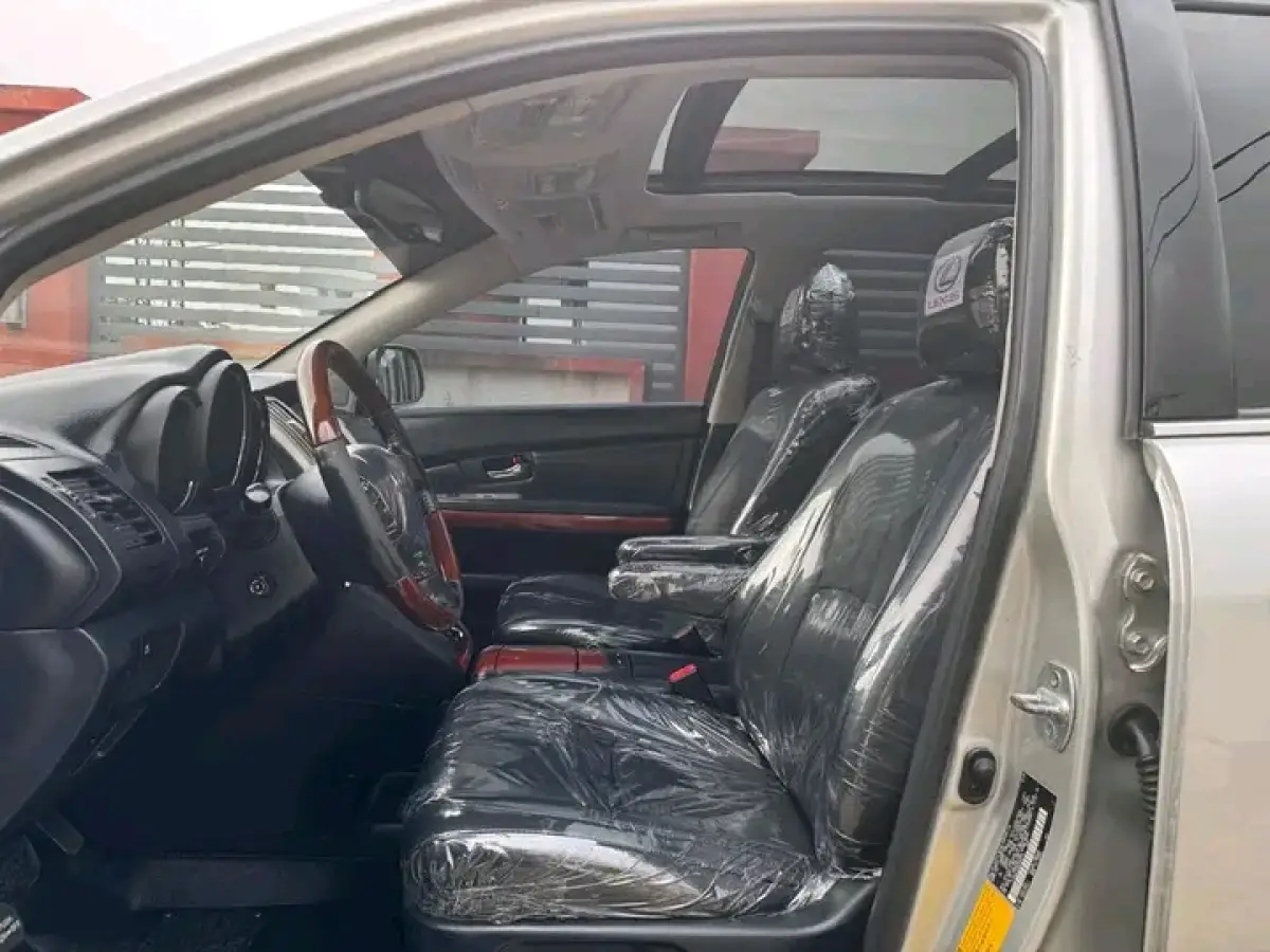 2005 Lexus RX 330 - Image 4
