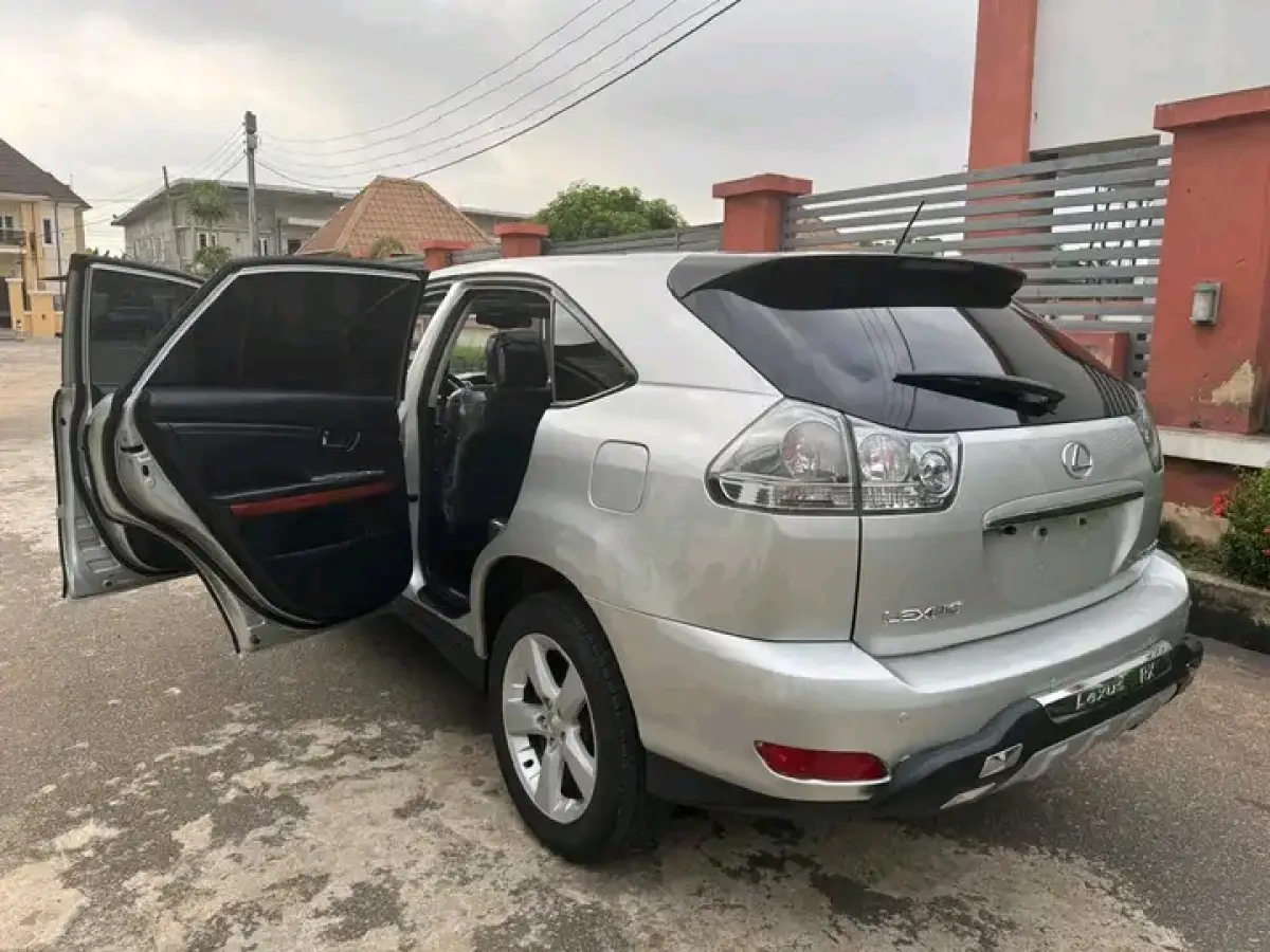 2005 Lexus RX 330 - Image 6