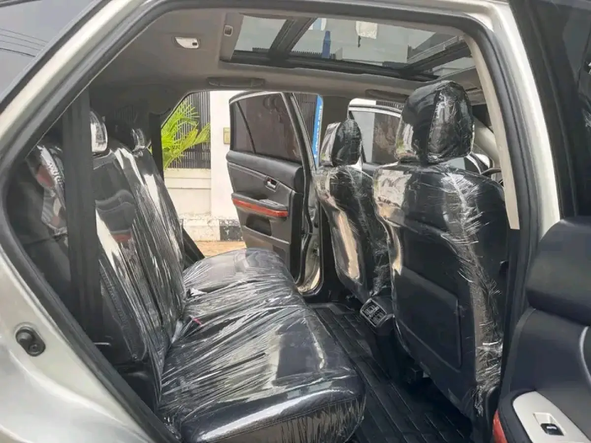 2005 Lexus RX 330 - Image 8