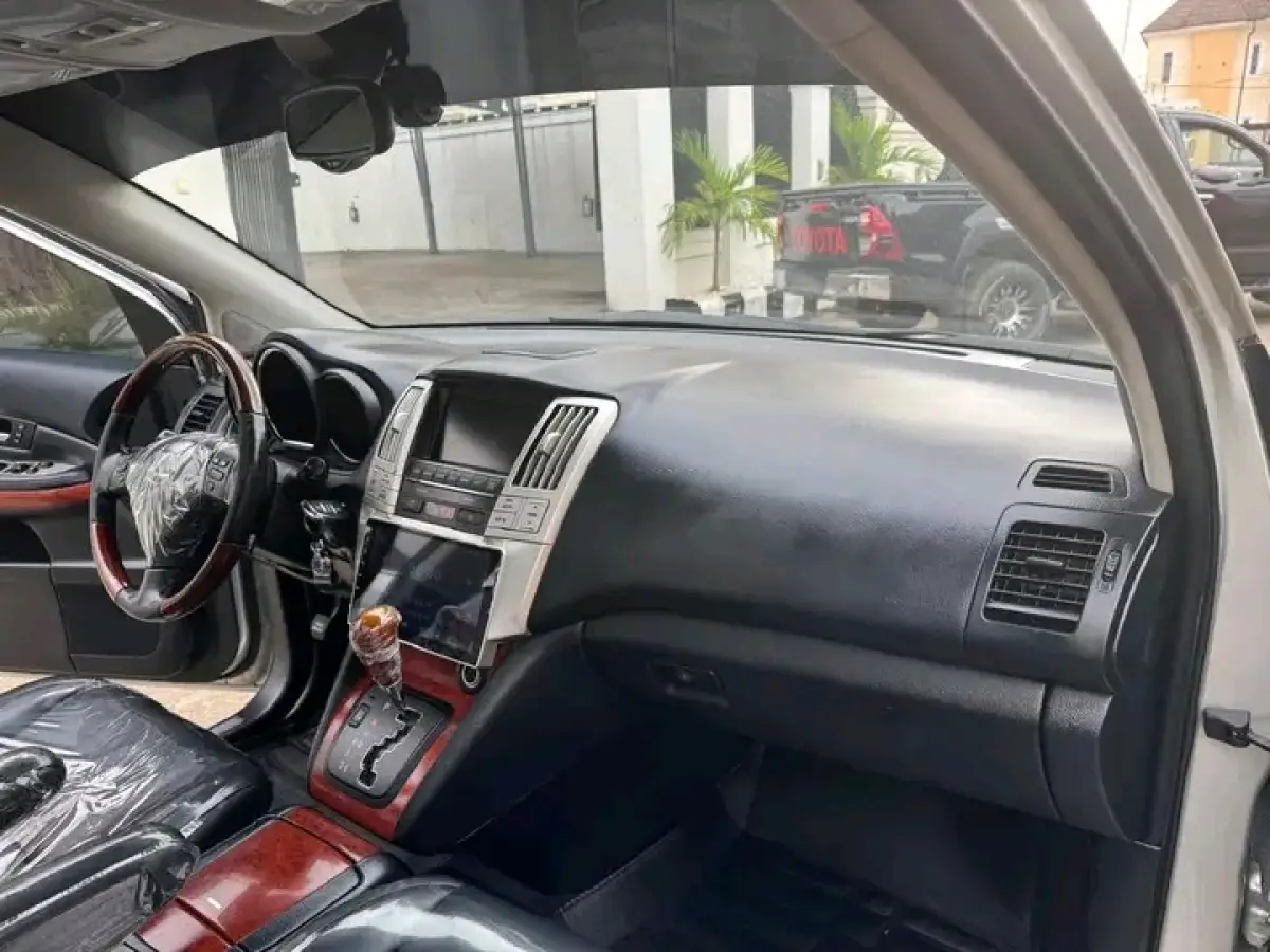2005 Lexus RX 330 - Image 9
