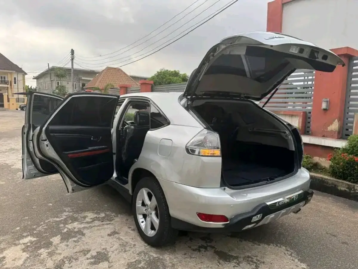 2005 Lexus RX 330 - Image 11