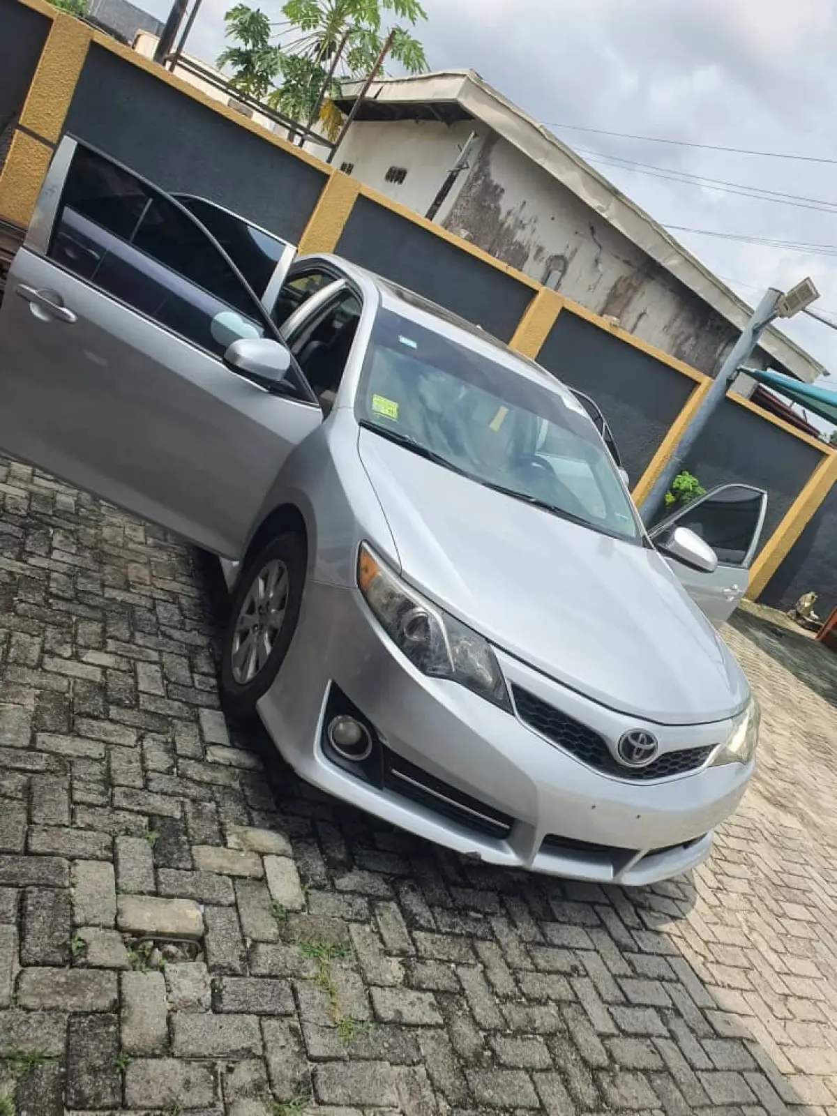 Toyota Camry 2012 - Image 1