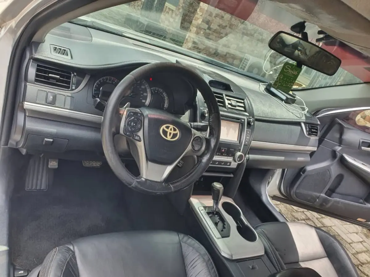 Toyota Camry 2012 - Image 6