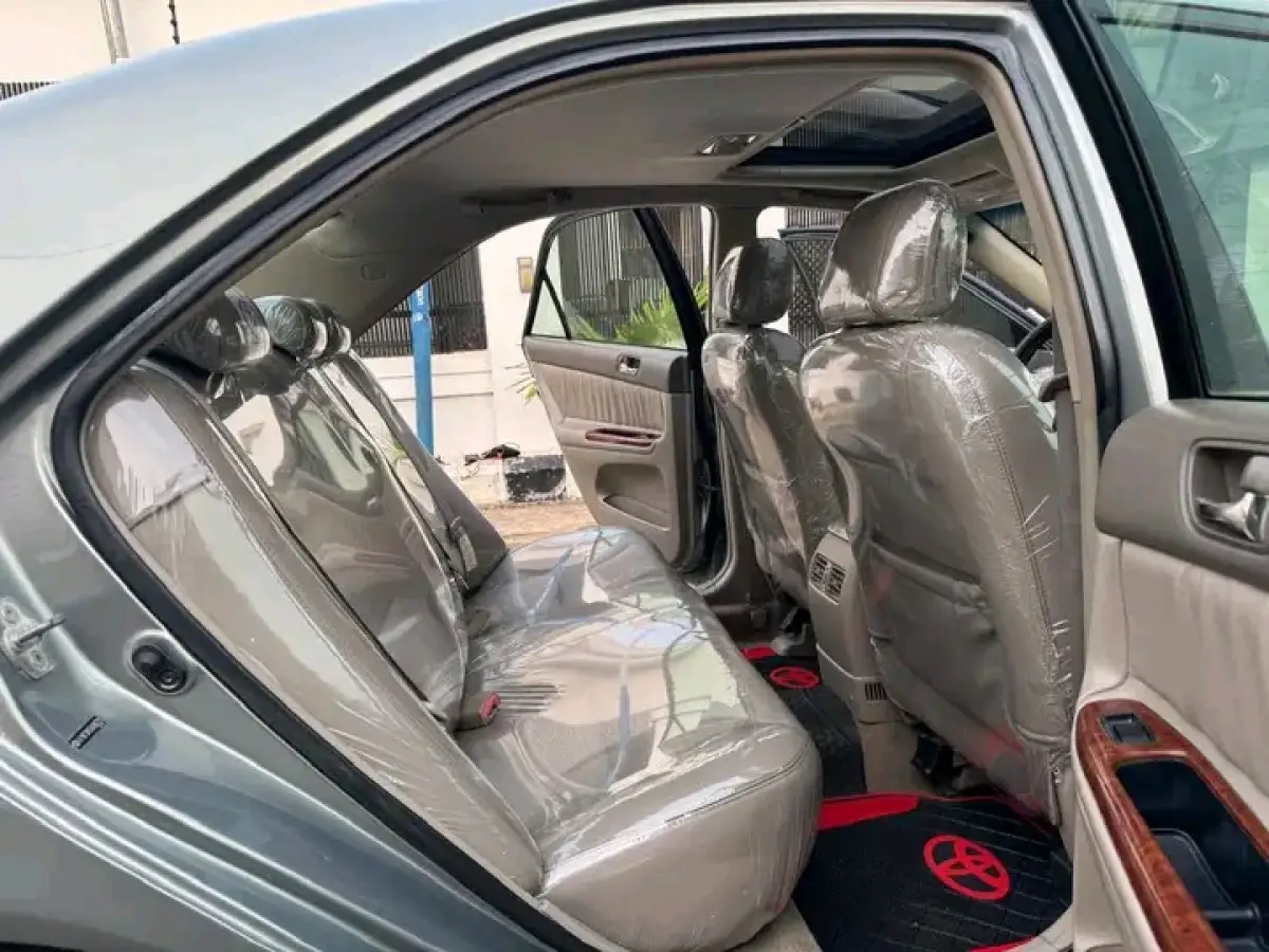 2005 Toyota Camry V6 - Image 9