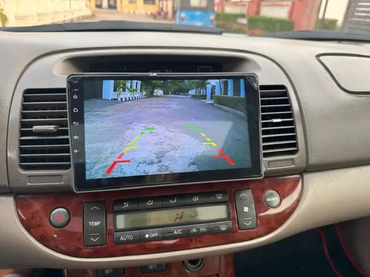 2005 Toyota Camry V6 - Image 13