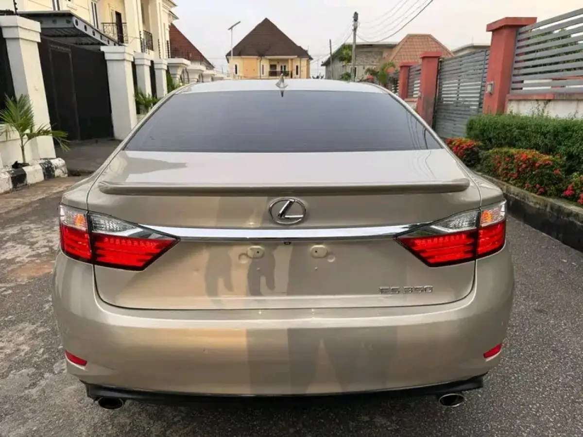 FOREIGN USED 2015 LEXUS ES 350 - Image 11